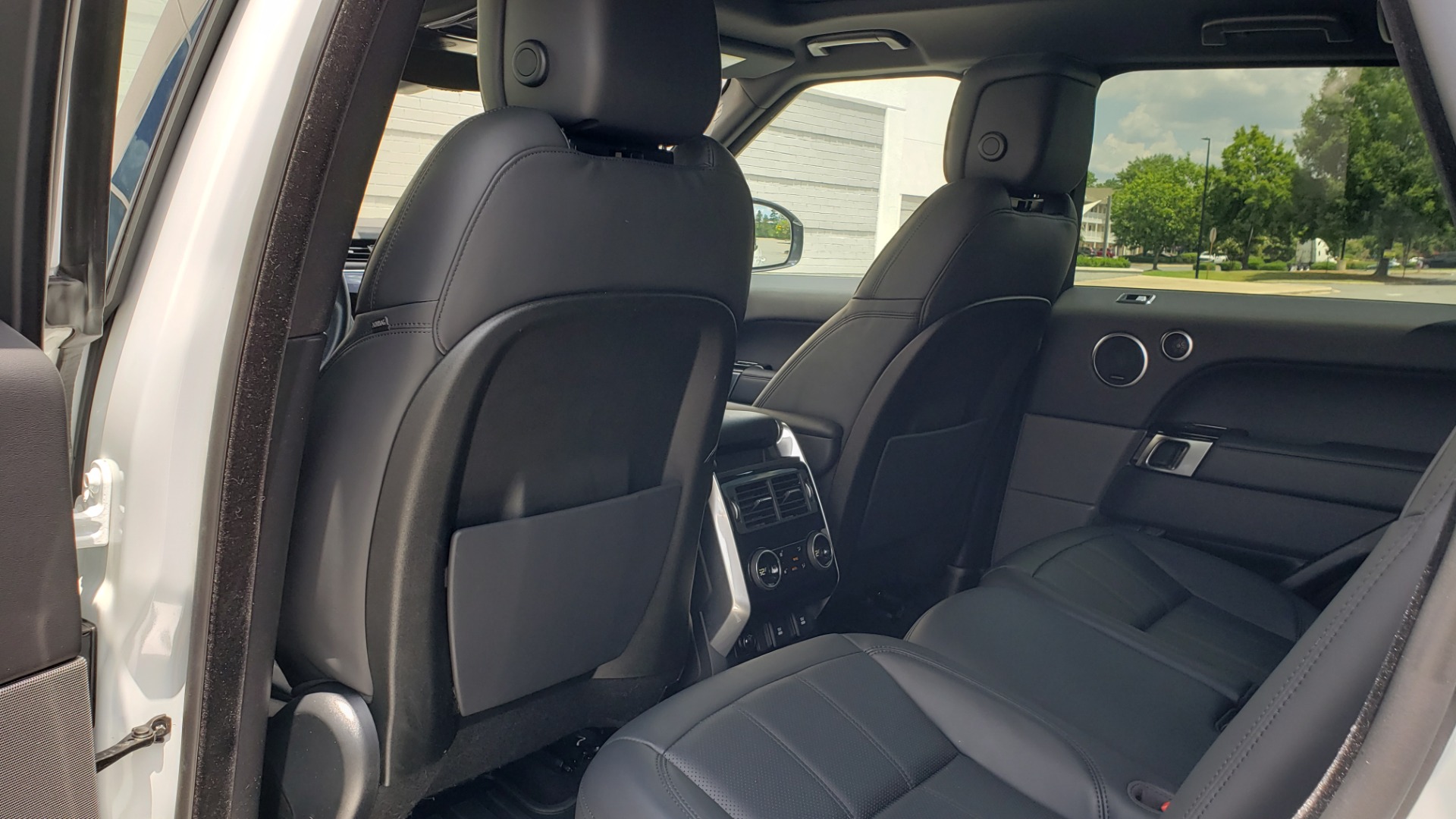 Used 2018 Land Rover RANGE ROVER SPORT HSE / 3.0L SC V6 / 4X4 / NAV / SUNROOF / LANE ASST / REARVIEW for sale Sold at Formula Imports in Charlotte NC 28227 67