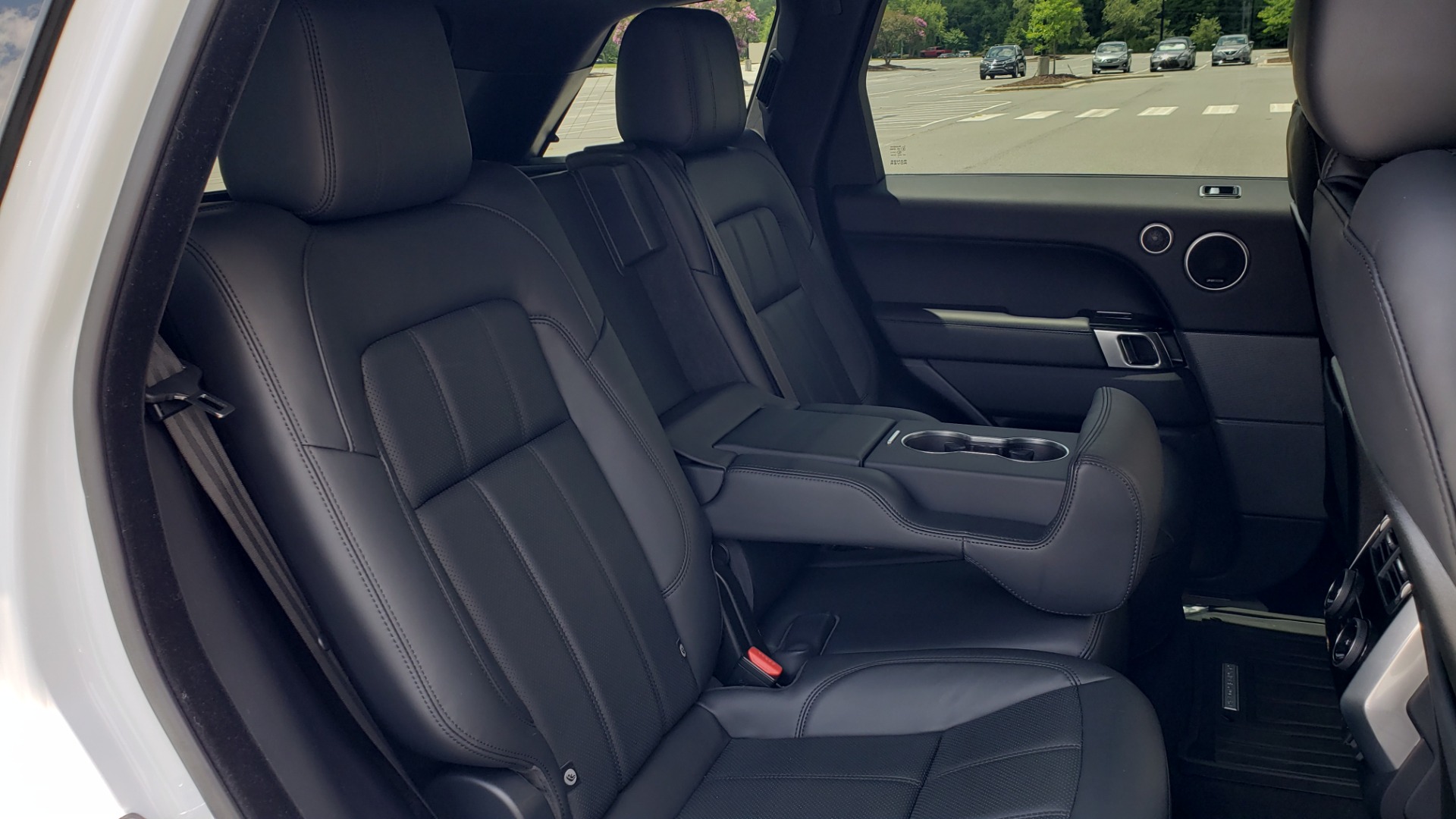 Used 2018 Land Rover RANGE ROVER SPORT HSE / 3.0L SC V6 / 4X4 / NAV / SUNROOF / LANE ASST / REARVIEW for sale Sold at Formula Imports in Charlotte NC 28227 77