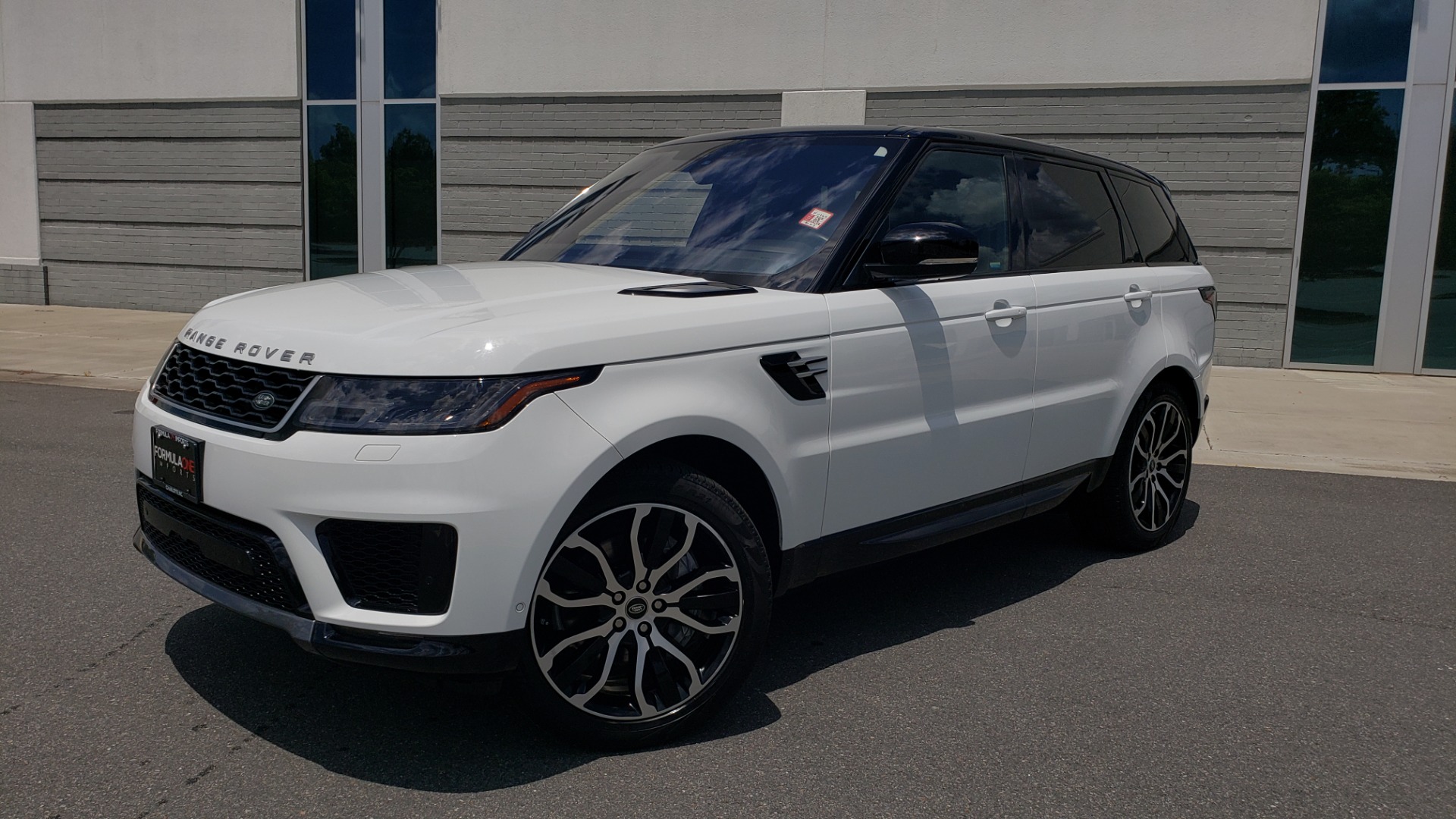 Used 2018 Land Rover RANGE ROVER SPORT HSE / 3.0L SC V6 / 4X4 / NAV / SUNROOF / LANE ASST / REARVIEW for sale Sold at Formula Imports in Charlotte NC 28227 1