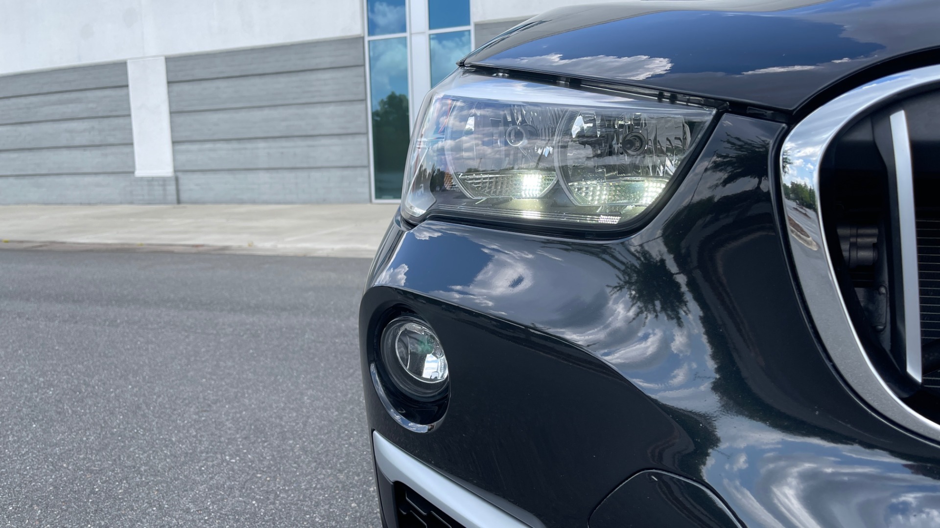 Used 2018 BMW X1 XDRIVE28I / NAV / CONV PKG / HTD STS / PANO-ROOF / REARVIEW for sale Sold at Formula Imports in Charlotte NC 28227 12