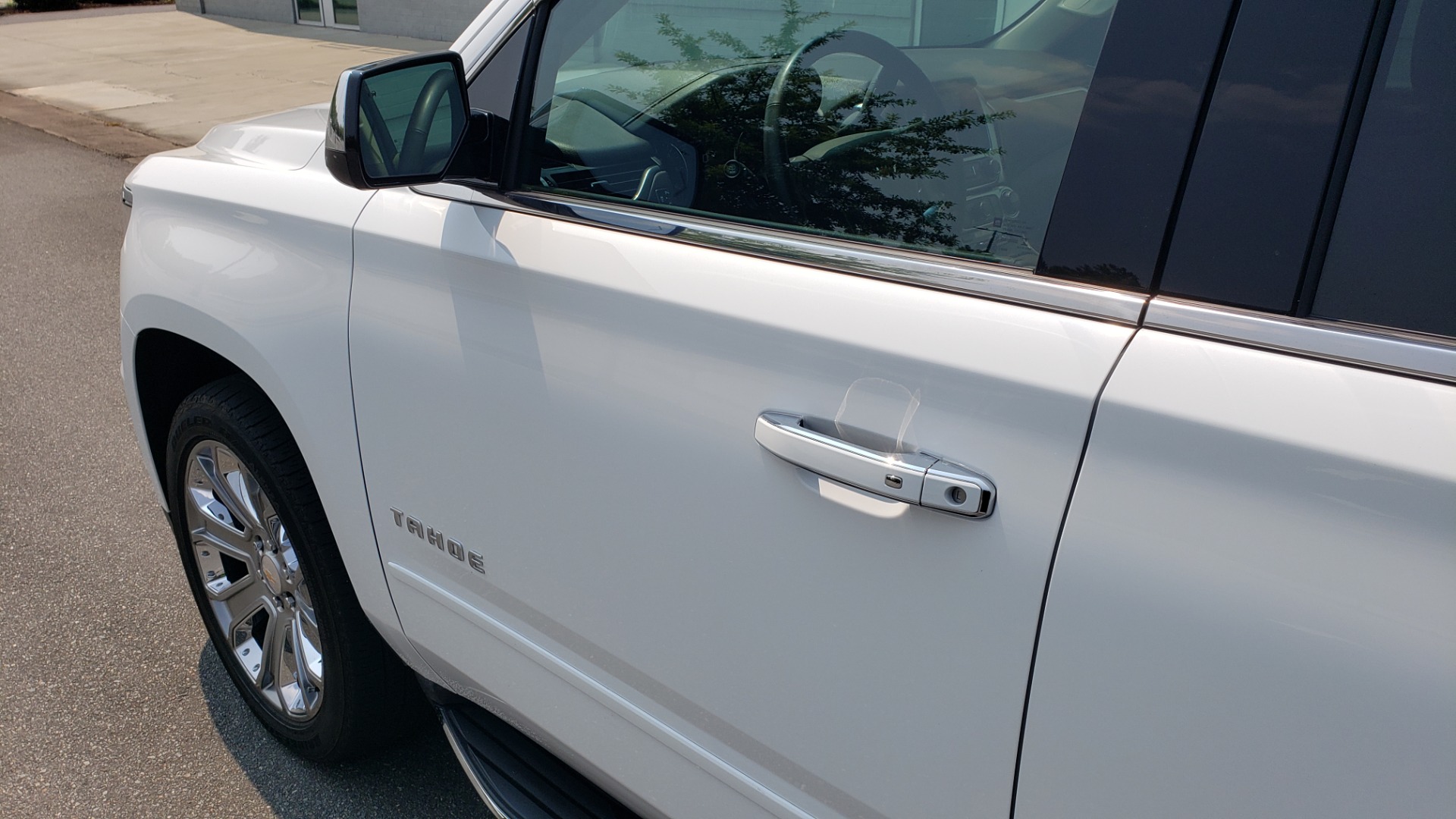 Used 2018 Chevrolet TAHOE PREMIER 4WD / NAV / SUNROOF / BOSE / 3-ROW / HUD / REARVIEW for sale Sold at Formula Imports in Charlotte NC 28227 10