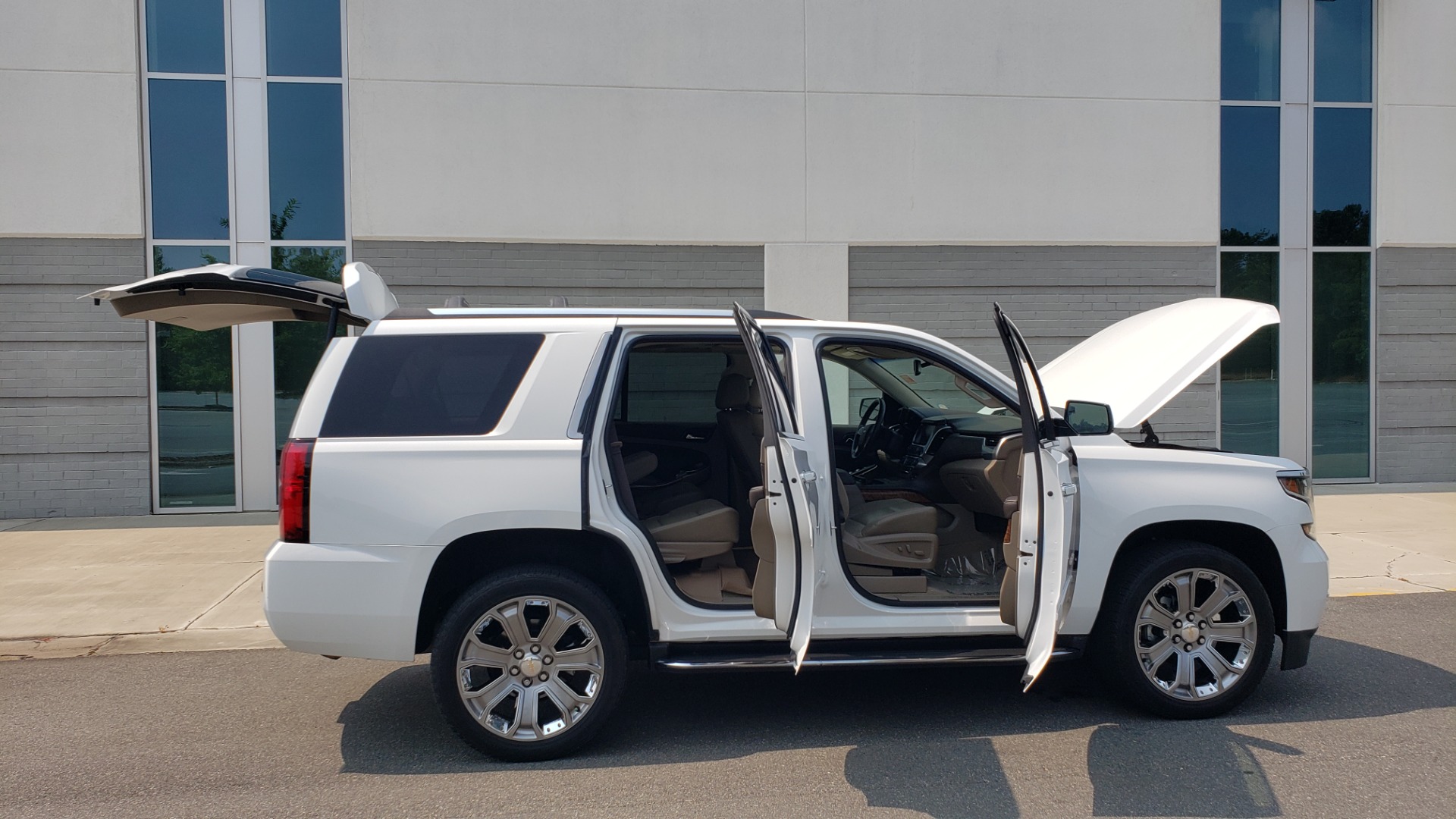 Used 2018 Chevrolet TAHOE PREMIER 4WD / NAV / SUNROOF / BOSE / 3-ROW / HUD / REARVIEW for sale Sold at Formula Imports in Charlotte NC 28227 12