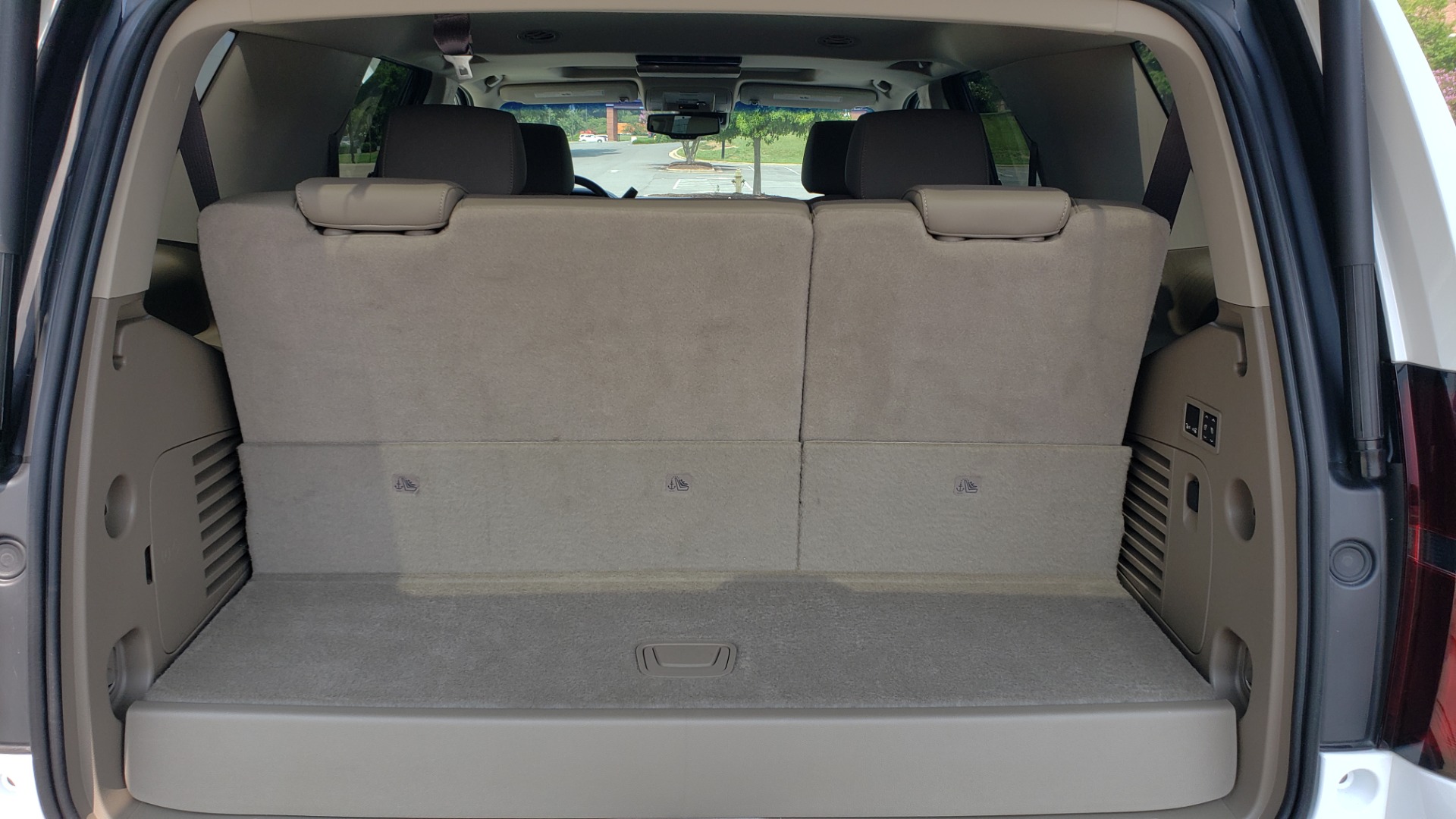 Used 2018 Chevrolet TAHOE PREMIER 4WD / NAV / SUNROOF / BOSE / 3-ROW / HUD / REARVIEW for sale Sold at Formula Imports in Charlotte NC 28227 16
