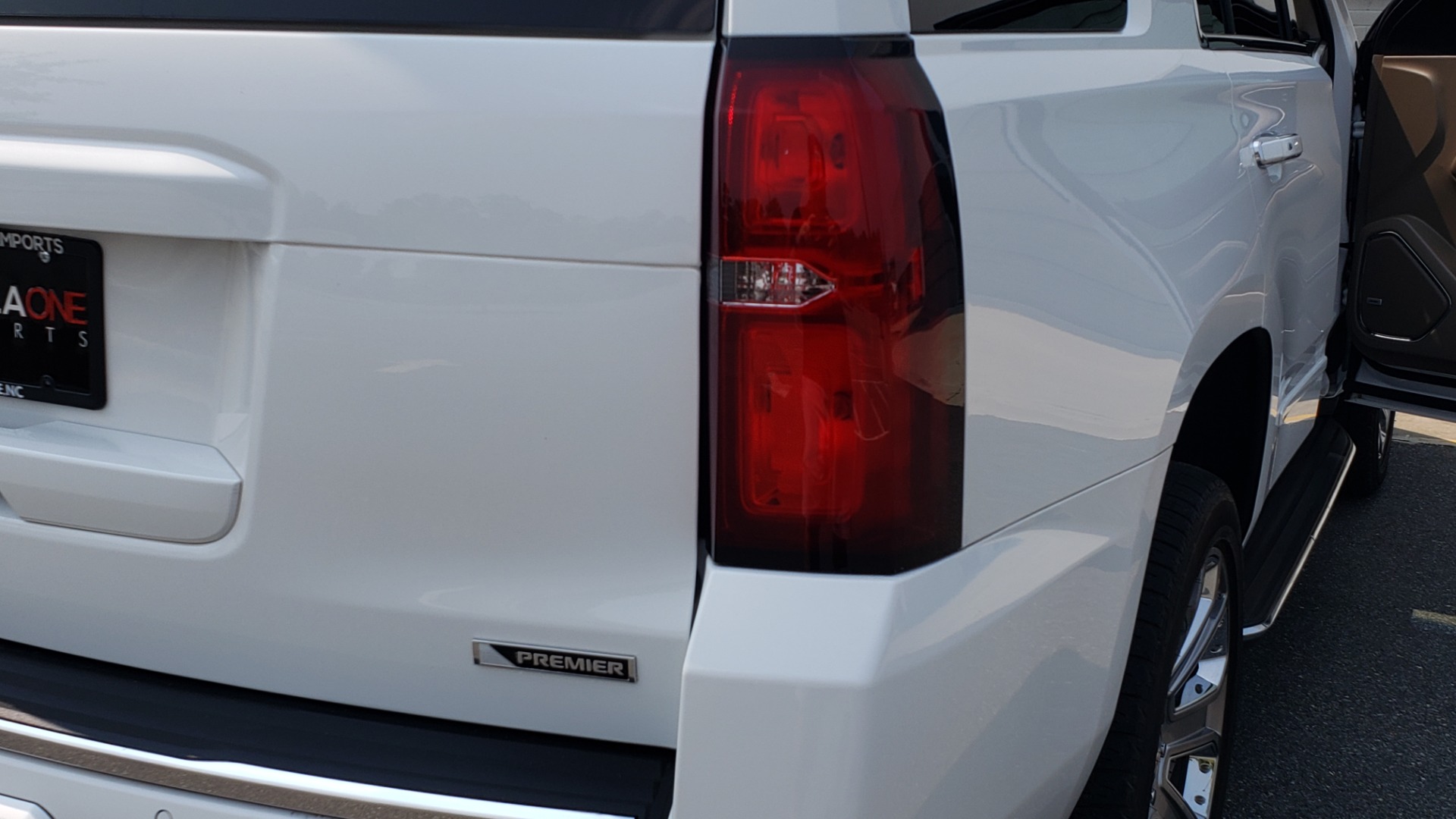 Used 2018 Chevrolet TAHOE PREMIER 4WD / NAV / SUNROOF / BOSE / 3-ROW / HUD / REARVIEW for sale Sold at Formula Imports in Charlotte NC 28227 32