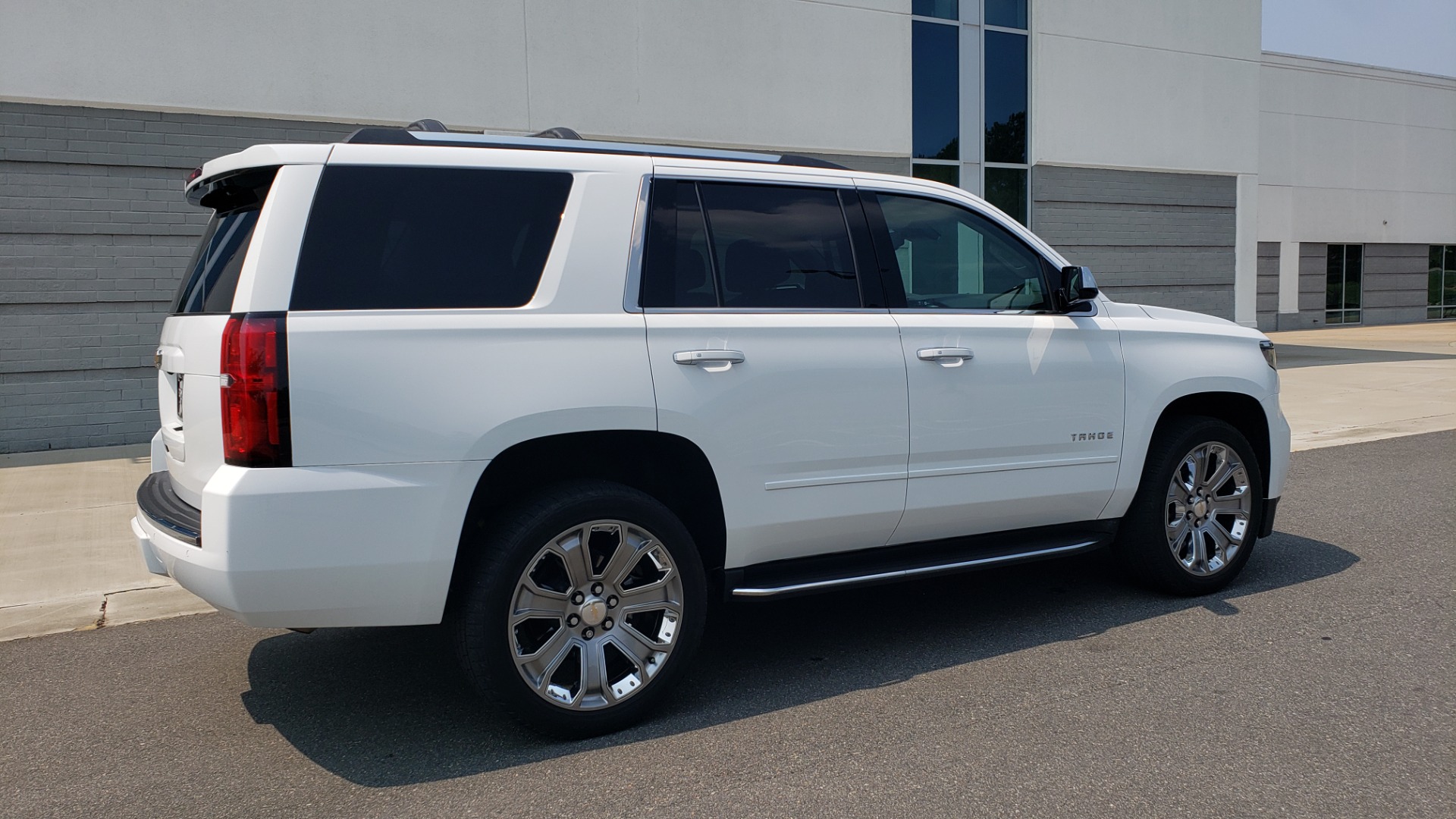 Used 2018 Chevrolet TAHOE PREMIER 4WD / NAV / SUNROOF / BOSE / 3-ROW / HUD / REARVIEW for sale Sold at Formula Imports in Charlotte NC 28227 5