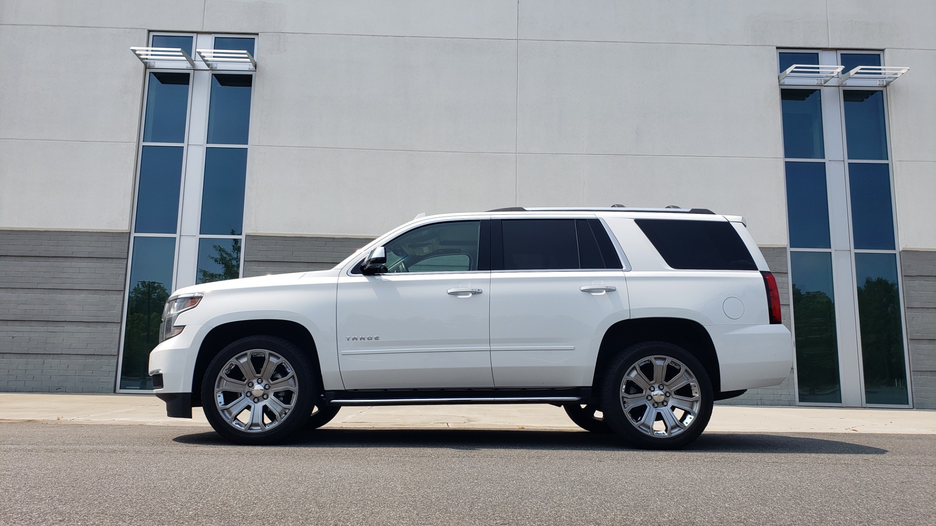 Used 2018 Chevrolet TAHOE PREMIER 4WD / NAV / SUNROOF / BOSE / 3-ROW / HUD / REARVIEW for sale Sold at Formula Imports in Charlotte NC 28227 6
