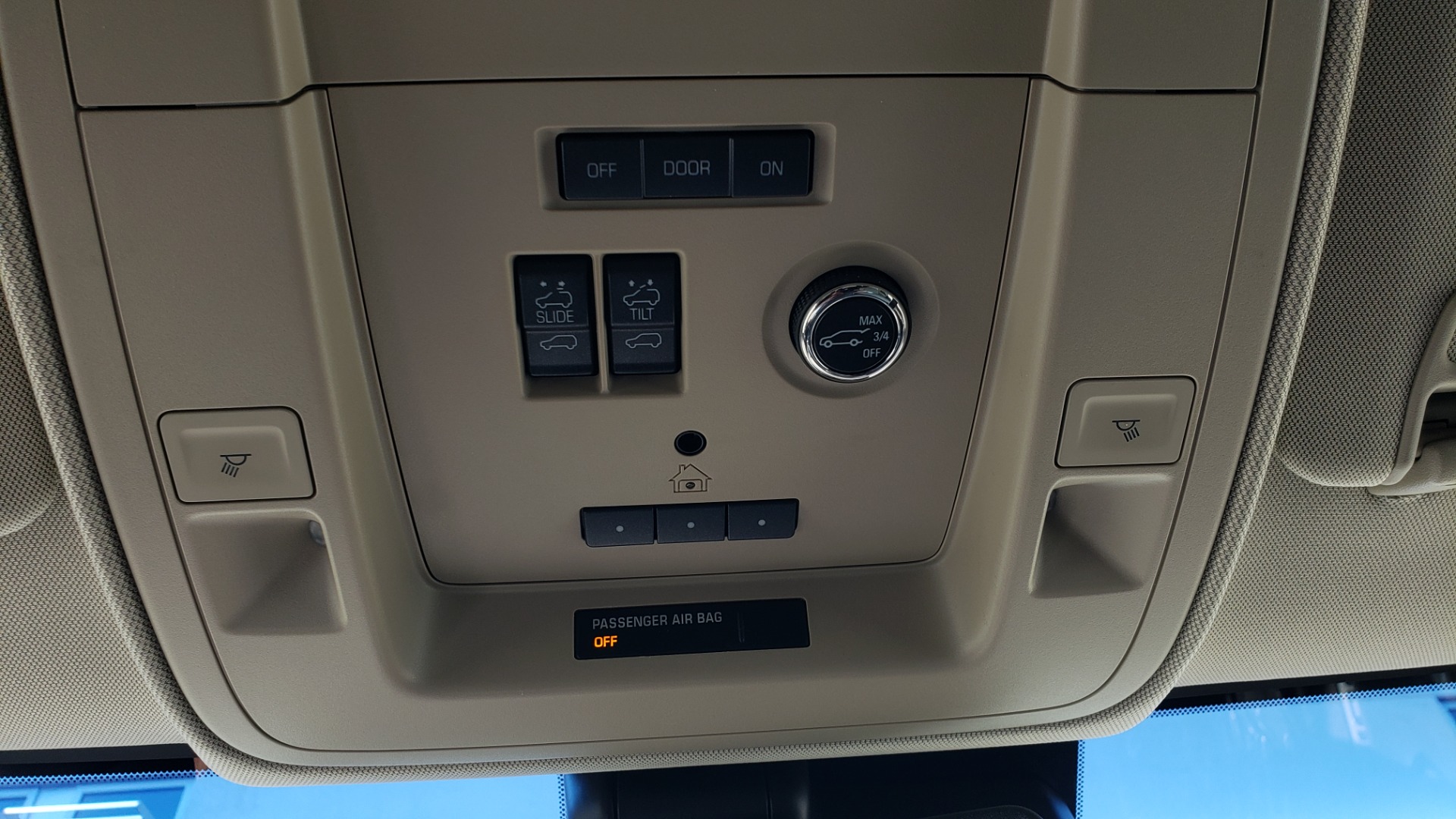 Used 2018 Chevrolet TAHOE PREMIER 4WD / NAV / SUNROOF / BOSE / 3-ROW / HUD / REARVIEW for sale Sold at Formula Imports in Charlotte NC 28227 60