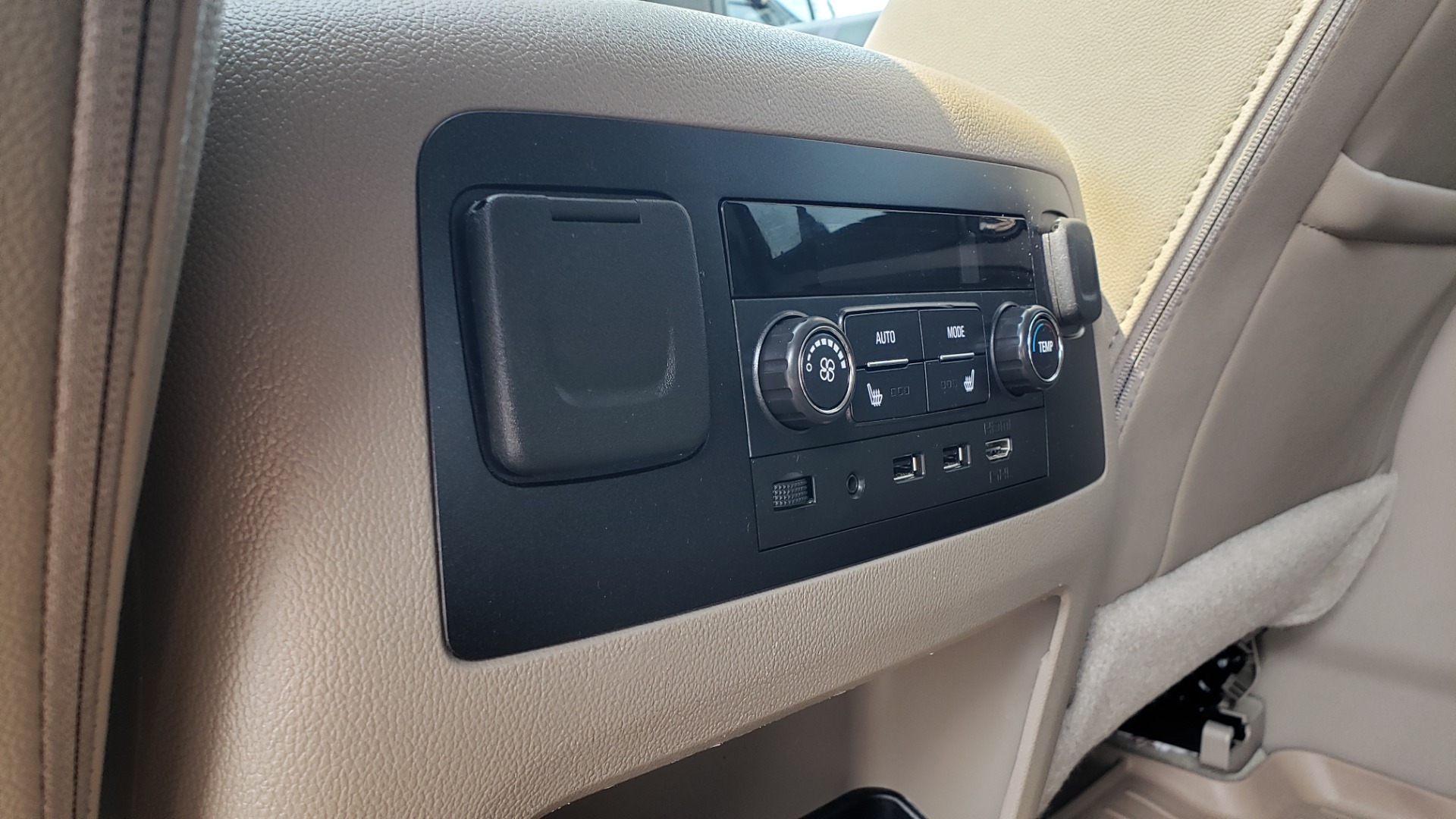 Used 2018 Chevrolet TAHOE PREMIER 4WD / NAV / SUNROOF / BOSE / 3-ROW / HUD / REARVIEW for sale Sold at Formula Imports in Charlotte NC 28227 69