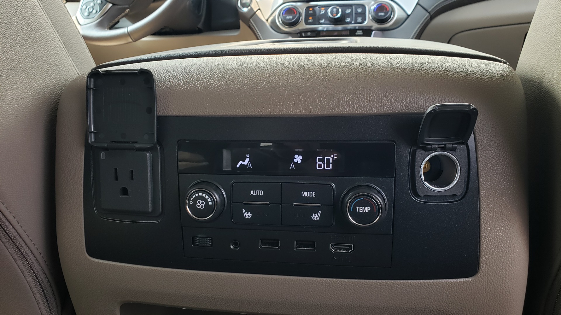 Used 2018 Chevrolet TAHOE PREMIER 4WD / NAV / SUNROOF / BOSE / 3-ROW / HUD / REARVIEW for sale Sold at Formula Imports in Charlotte NC 28227 78