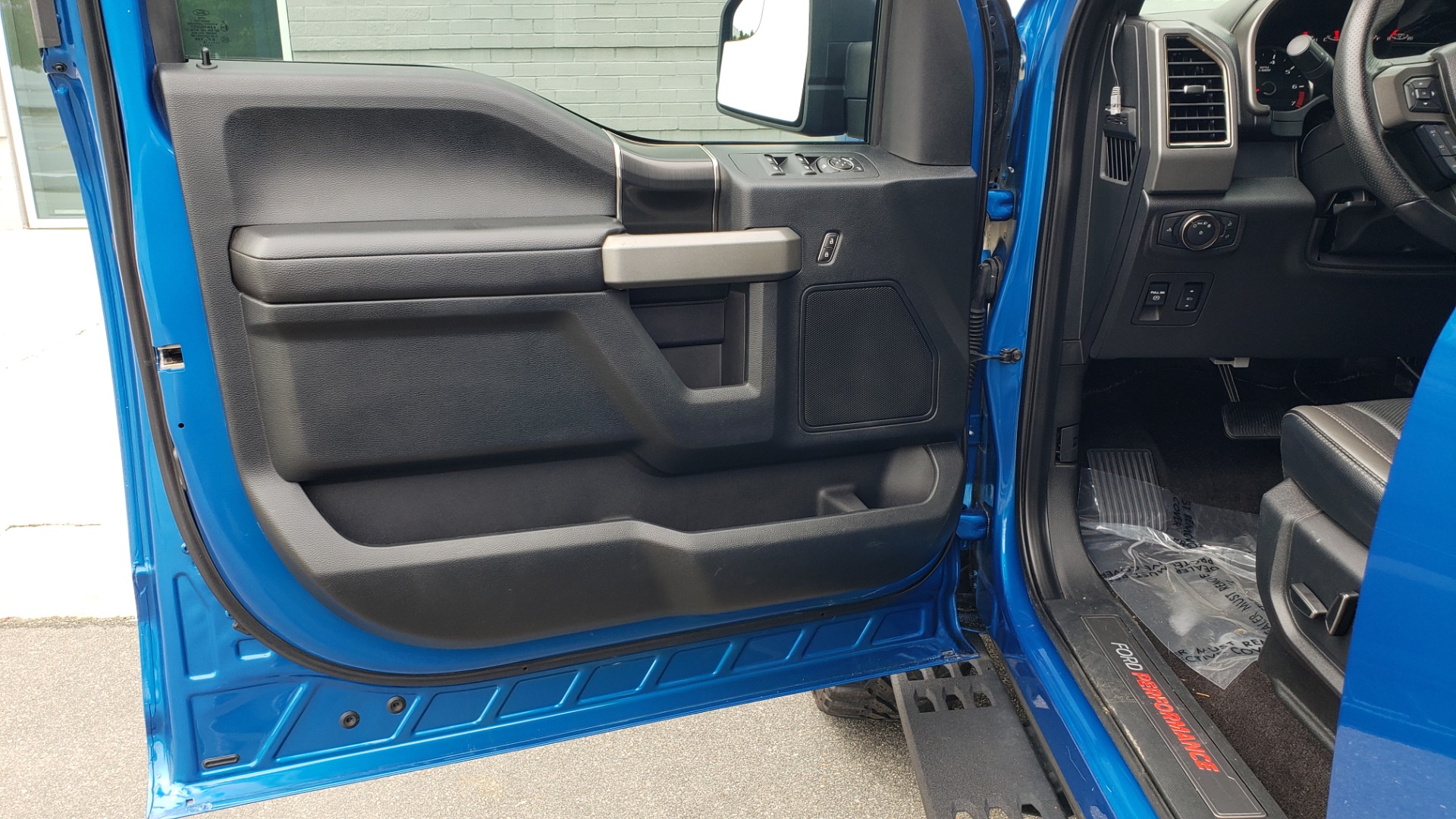 Used 2019 Ford F-150 RAPTOR 4X4 / CREWCAB / PRE-RUNNER CUSTOM SUSPENSION for sale Sold at Formula Imports in Charlotte NC 28227 44