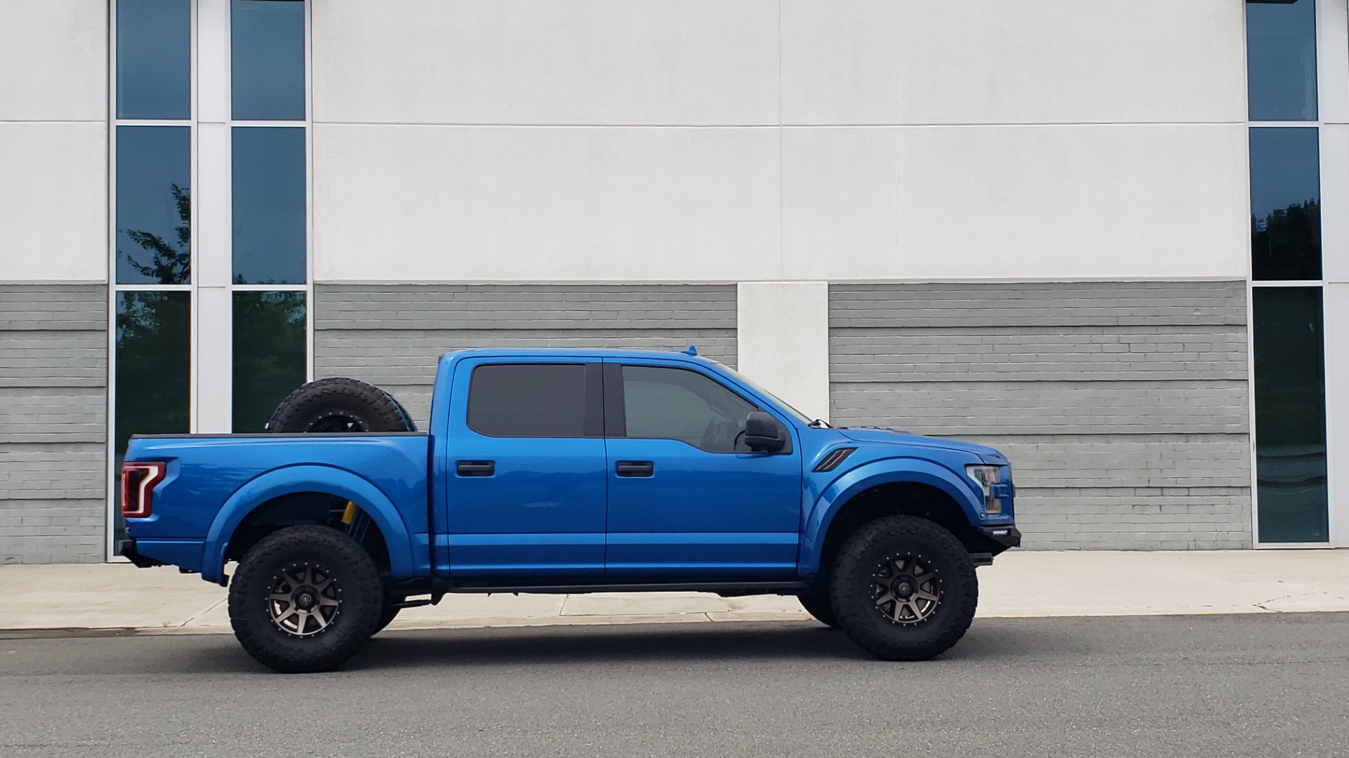 Used 2019 Ford F-150 RAPTOR 4X4 / CREWCAB / PRE-RUNNER CUSTOM SUSPENSION for sale Sold at Formula Imports in Charlotte NC 28227 8