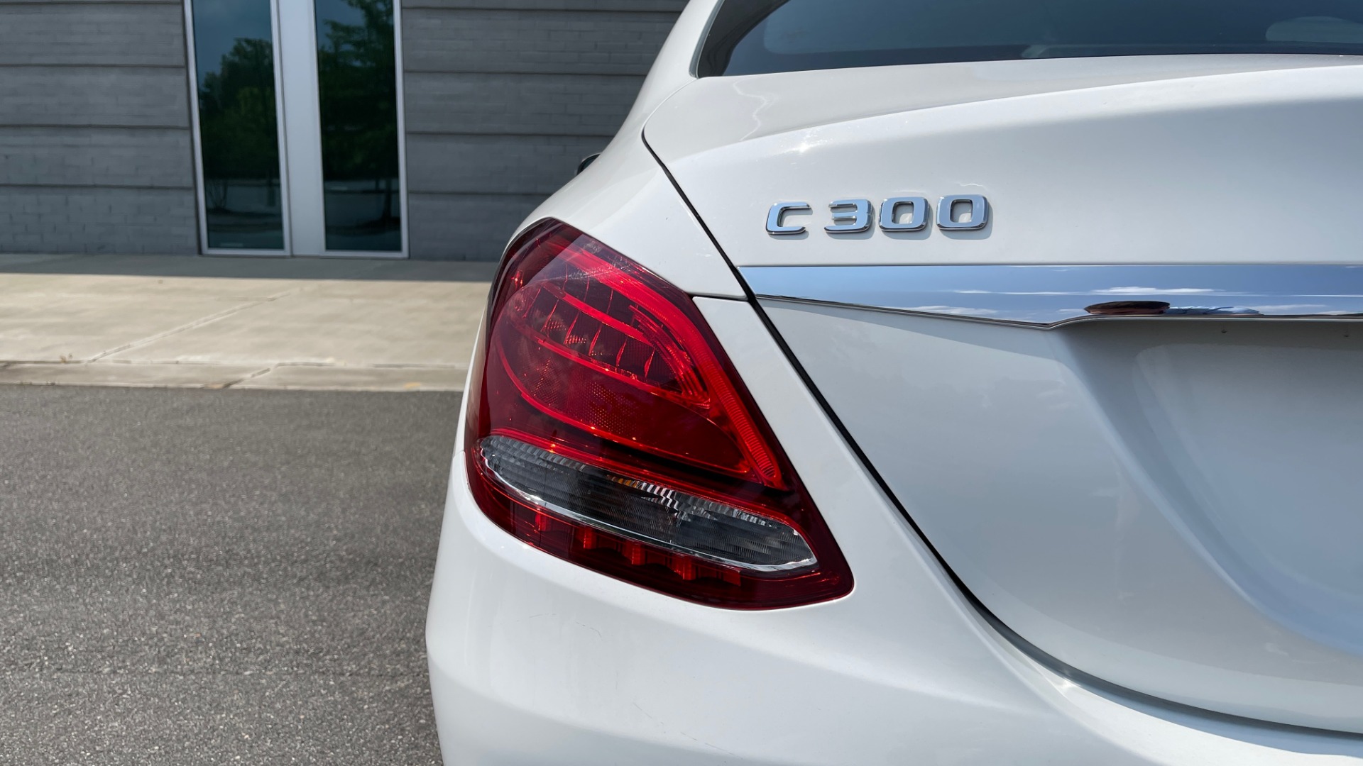 Used 2018 Mercedes-Benz C-CLASS C 300 / 2.0L / RWD / SUNROOF / APPLE~ANDROID / REARVIEW for sale Sold at Formula Imports in Charlotte NC 28227 21