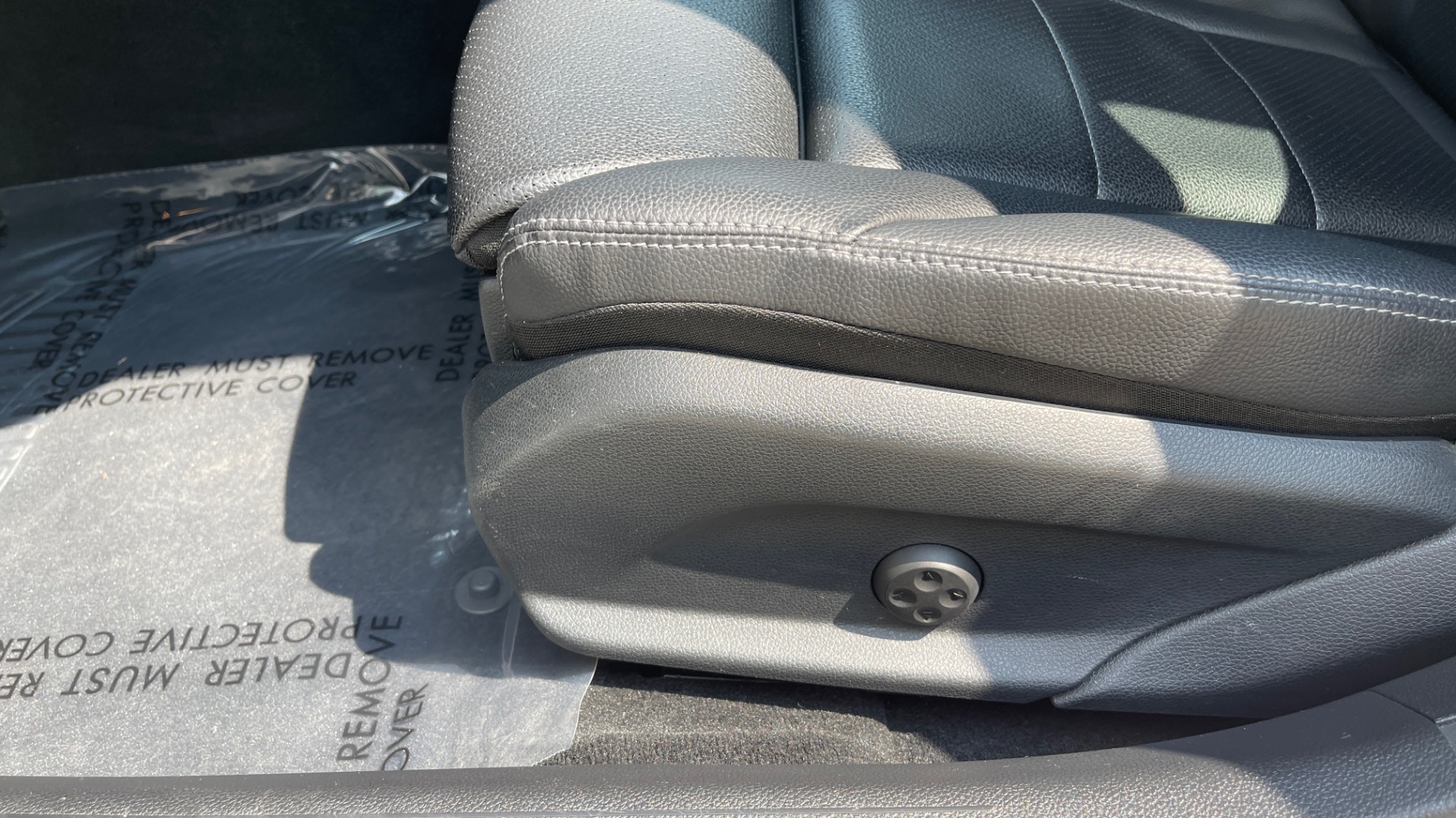Used 2018 Mercedes-Benz C-CLASS C 300 / 2.0L / RWD / SUNROOF / APPLE~ANDROID / REARVIEW for sale Sold at Formula Imports in Charlotte NC 28227 27