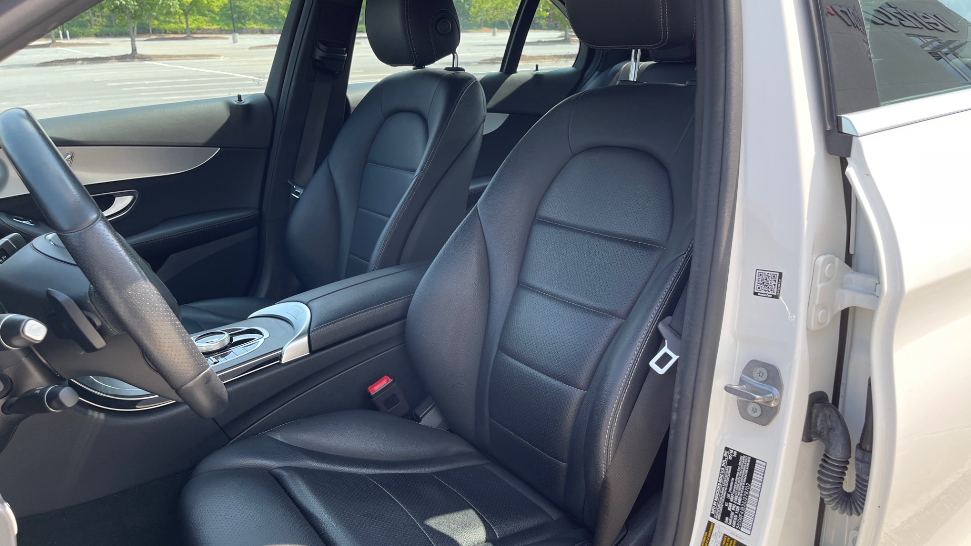 Used 2018 Mercedes-Benz C-CLASS C 300 / 2.0L / RWD / SUNROOF / APPLE~ANDROID / REARVIEW for sale Sold at Formula Imports in Charlotte NC 28227 29