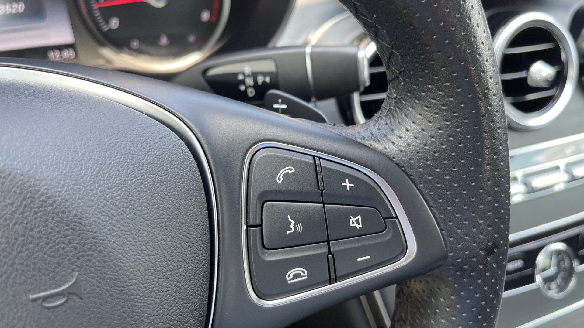 Used 2018 Mercedes-Benz C-CLASS C 300 / 2.0L / RWD / SUNROOF / APPLE~ANDROID / REARVIEW for sale Sold at Formula Imports in Charlotte NC 28227 32