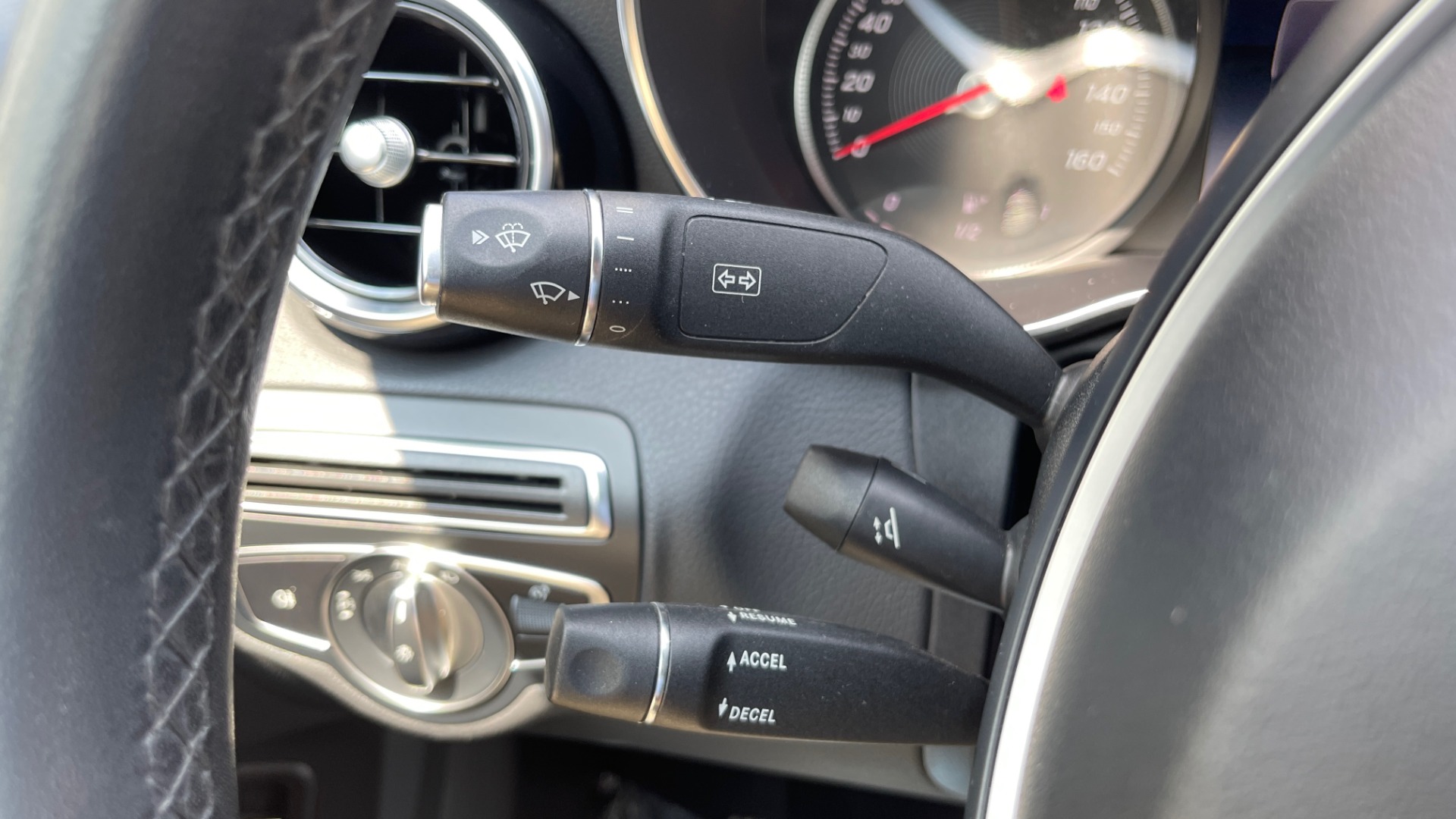 Used 2018 Mercedes-Benz C-CLASS C 300 / 2.0L / RWD / SUNROOF / APPLE~ANDROID / REARVIEW for sale Sold at Formula Imports in Charlotte NC 28227 34