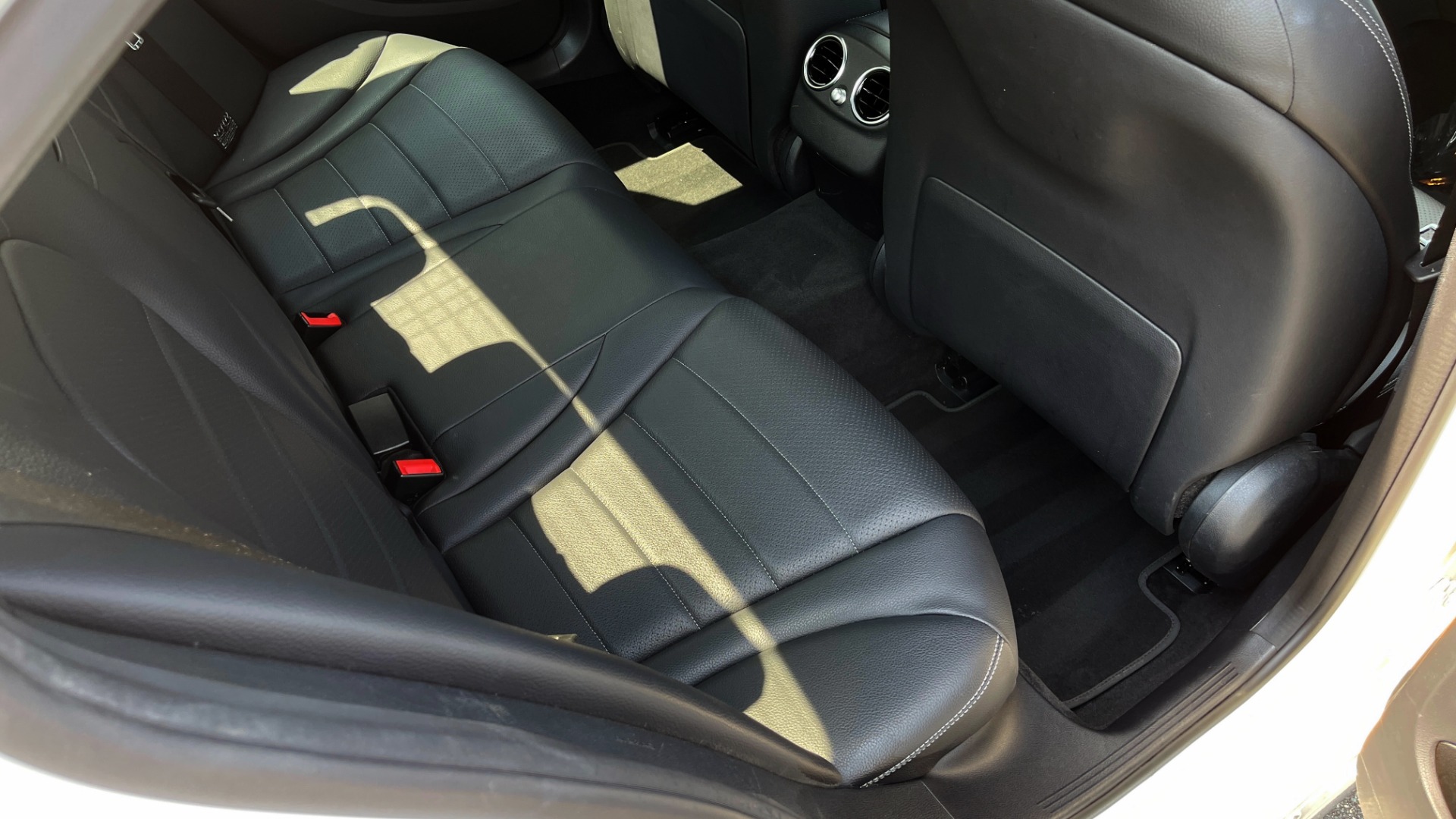 Used 2018 Mercedes-Benz C-CLASS C 300 / 2.0L / RWD / SUNROOF / APPLE~ANDROID / REARVIEW for sale Sold at Formula Imports in Charlotte NC 28227 54