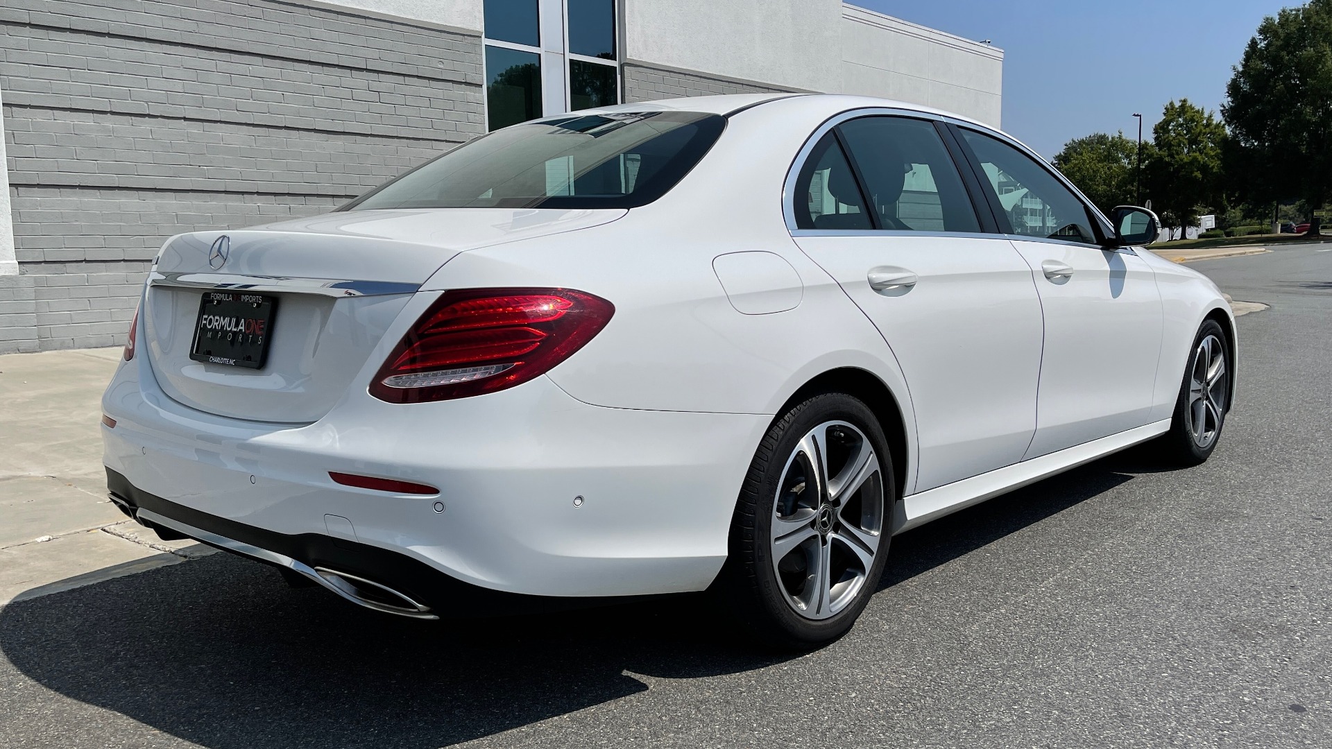 Used 2018 Mercedes-Benz E-CLASS E 300 / 2.0L I4 TURBO / NAV / BSA / SUNROOF / REARVIEW for sale Sold at Formula Imports in Charlotte NC 28227 2