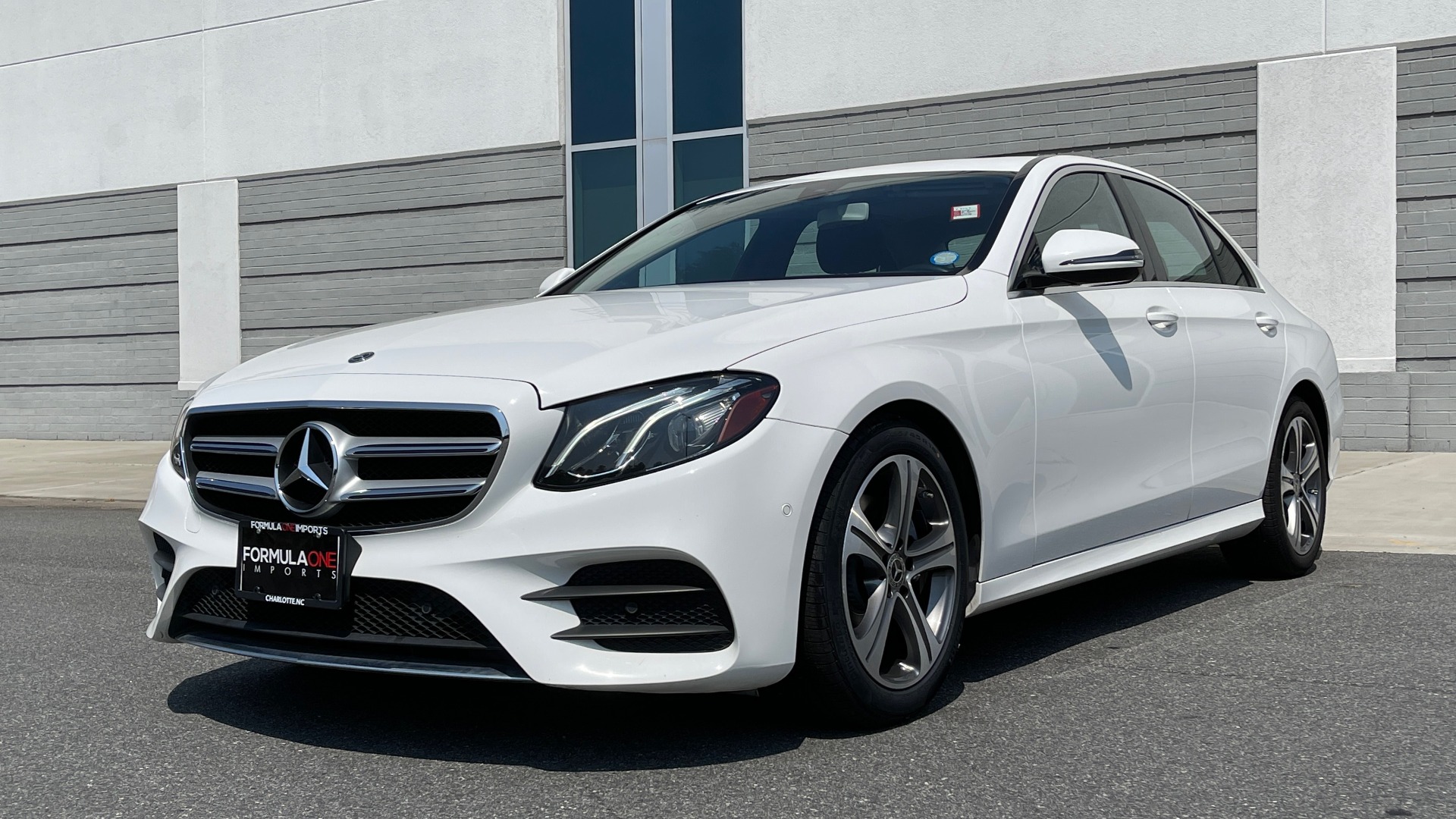 Used 2018 Mercedes-Benz E-CLASS E 300 / 2.0L I4 TURBO / NAV / BSA / SUNROOF / REARVIEW for sale Sold at Formula Imports in Charlotte NC 28227 4