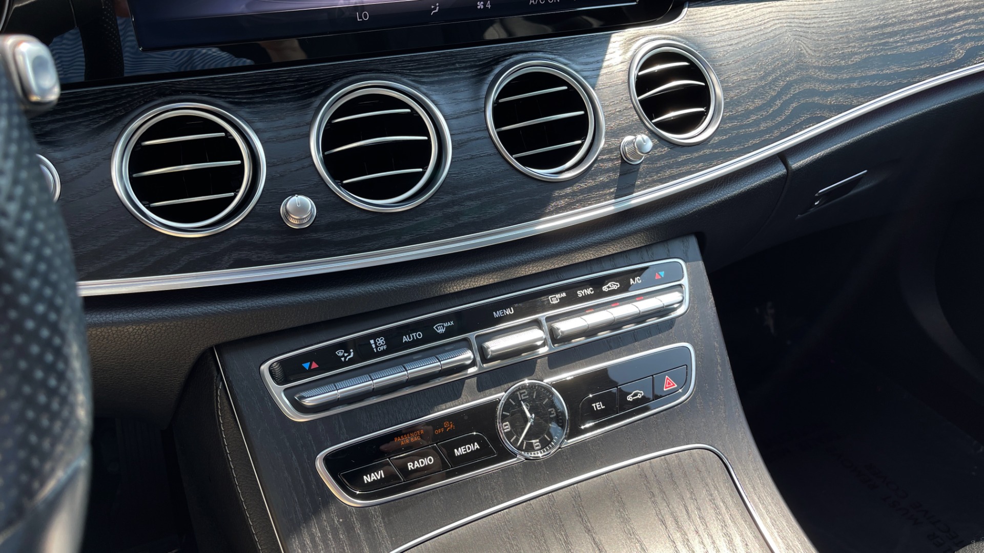 Used 2018 Mercedes-Benz E-CLASS E 300 / 2.0L I4 TURBO / NAV / BSA / SUNROOF / REARVIEW for sale Sold at Formula Imports in Charlotte NC 28227 44