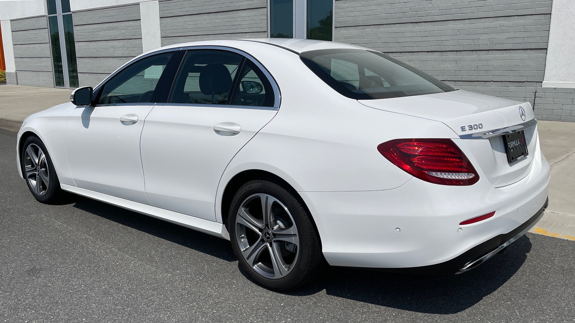 Used 2018 Mercedes-Benz E-CLASS E 300 / 2.0L I4 TURBO / NAV / BSA / SUNROOF / REARVIEW for sale Sold at Formula Imports in Charlotte NC 28227 6
