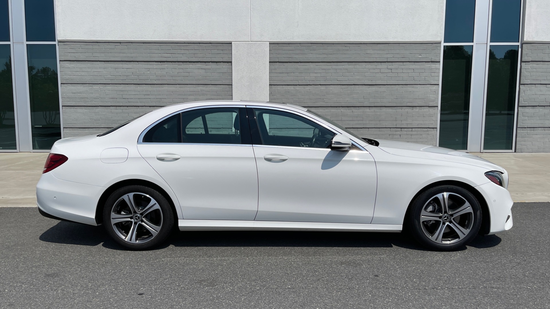 Used 2018 Mercedes-Benz E-CLASS E 300 / 2.0L I4 TURBO / NAV / BSA / SUNROOF / REARVIEW for sale Sold at Formula Imports in Charlotte NC 28227 8
