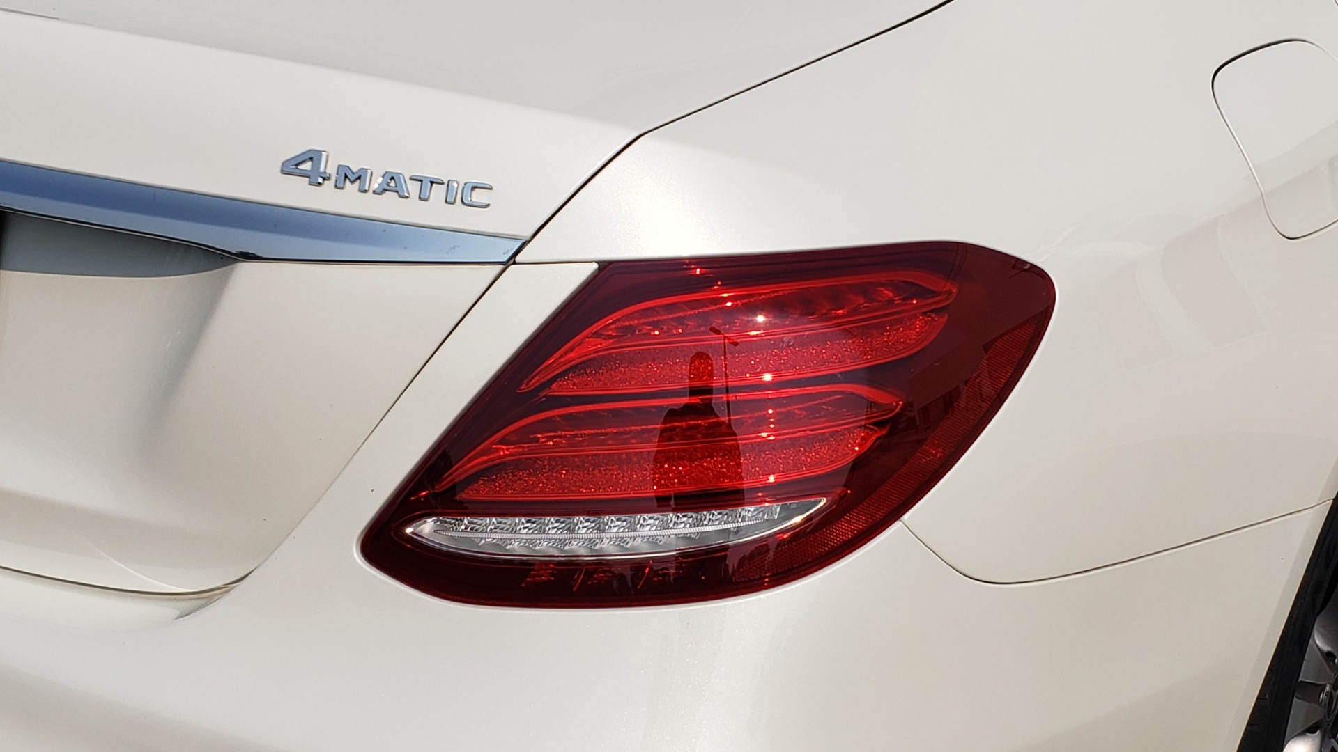 Used 2018 Mercedes-Benz E-CLASS E 300 4MATIC / PREMIUM / NAV / PANO-ROOF / BURMESTER / REARVIEW for sale Sold at Formula Imports in Charlotte NC 28227 27