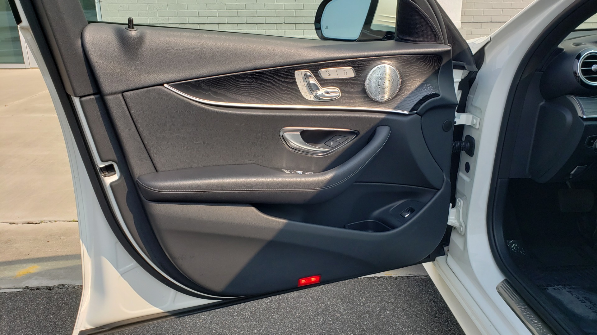 Used 2018 Mercedes-Benz E-CLASS E 300 4MATIC / PREMIUM / NAV / PANO-ROOF / BURMESTER / REARVIEW for sale Sold at Formula Imports in Charlotte NC 28227 28