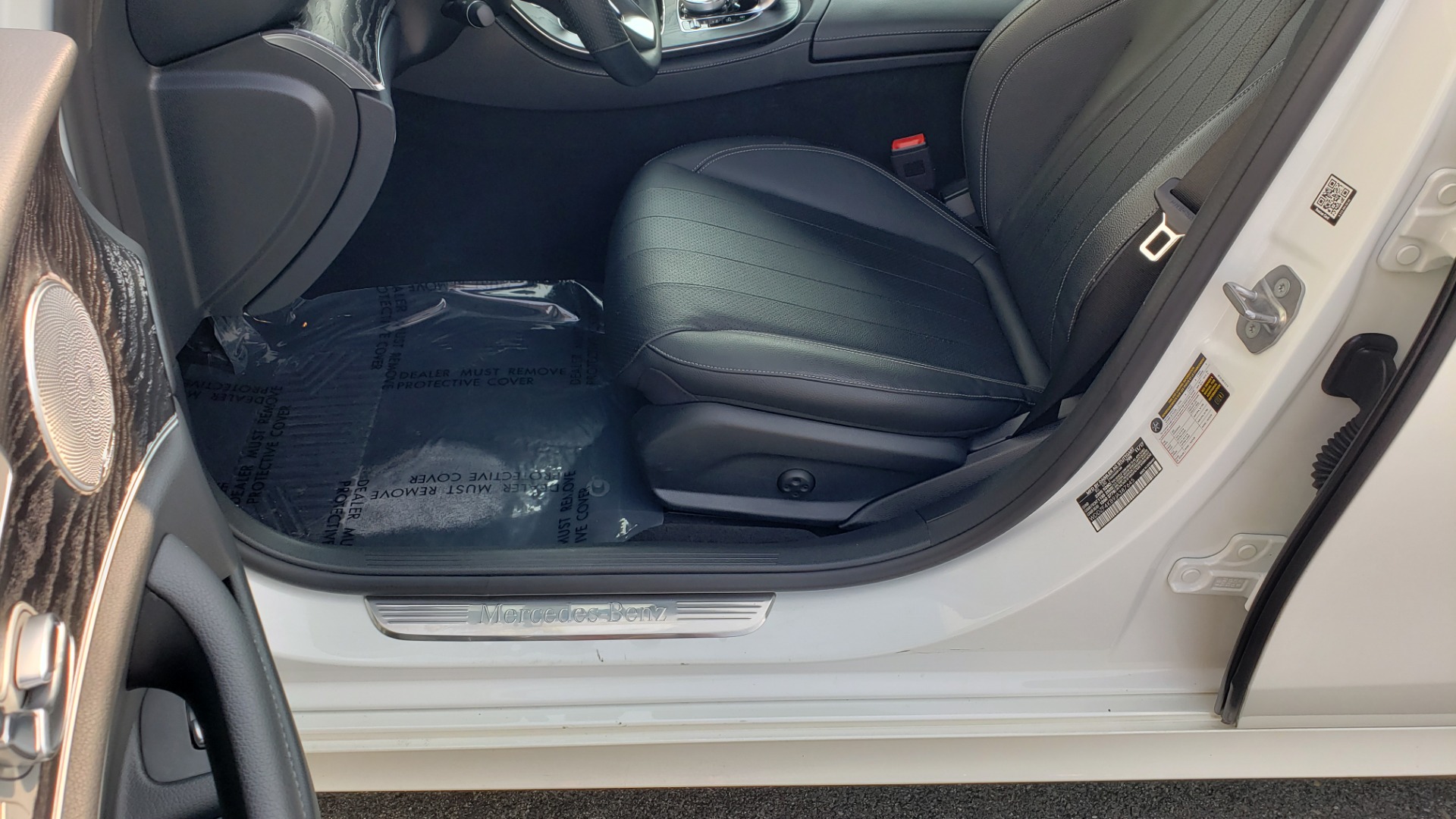 Used 2018 Mercedes-Benz E-CLASS E 300 4MATIC / PREMIUM / NAV / PANO-ROOF / BURMESTER / REARVIEW for sale Sold at Formula Imports in Charlotte NC 28227 30