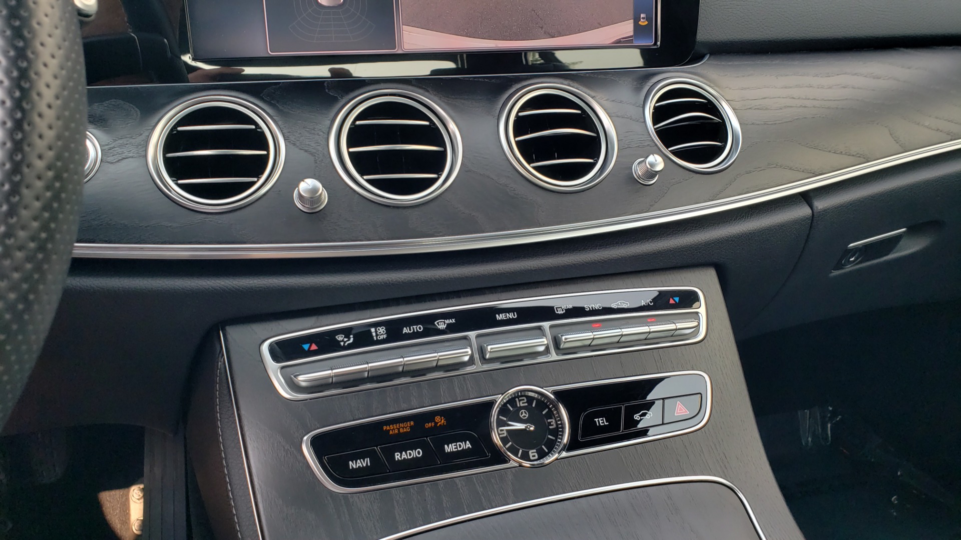 Used 2018 Mercedes-Benz E-CLASS E 300 4MATIC / PREMIUM / NAV / PANO-ROOF / BURMESTER / REARVIEW for sale Sold at Formula Imports in Charlotte NC 28227 46