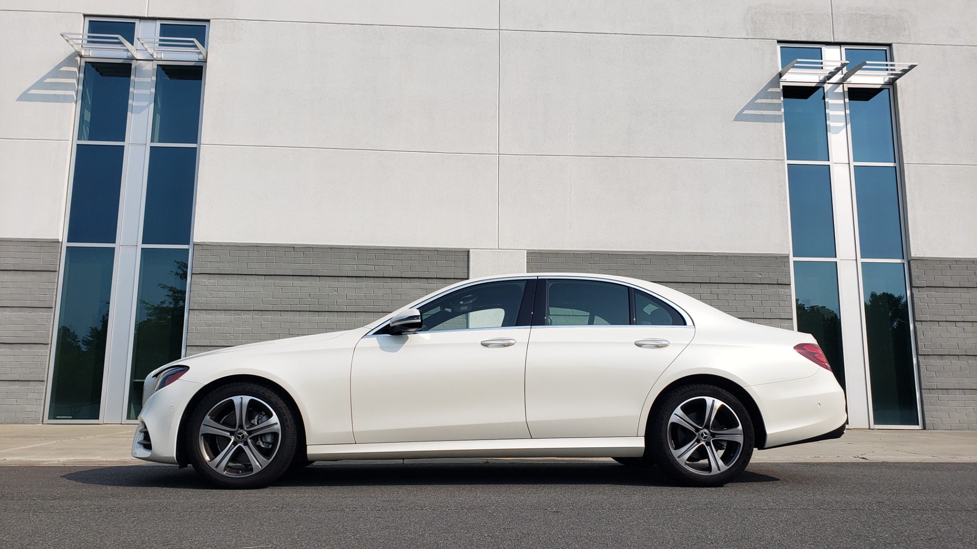 Used 2018 Mercedes-Benz E-CLASS E 300 4MATIC / PREMIUM / NAV / PANO-ROOF / BURMESTER / REARVIEW for sale Sold at Formula Imports in Charlotte NC 28227 6