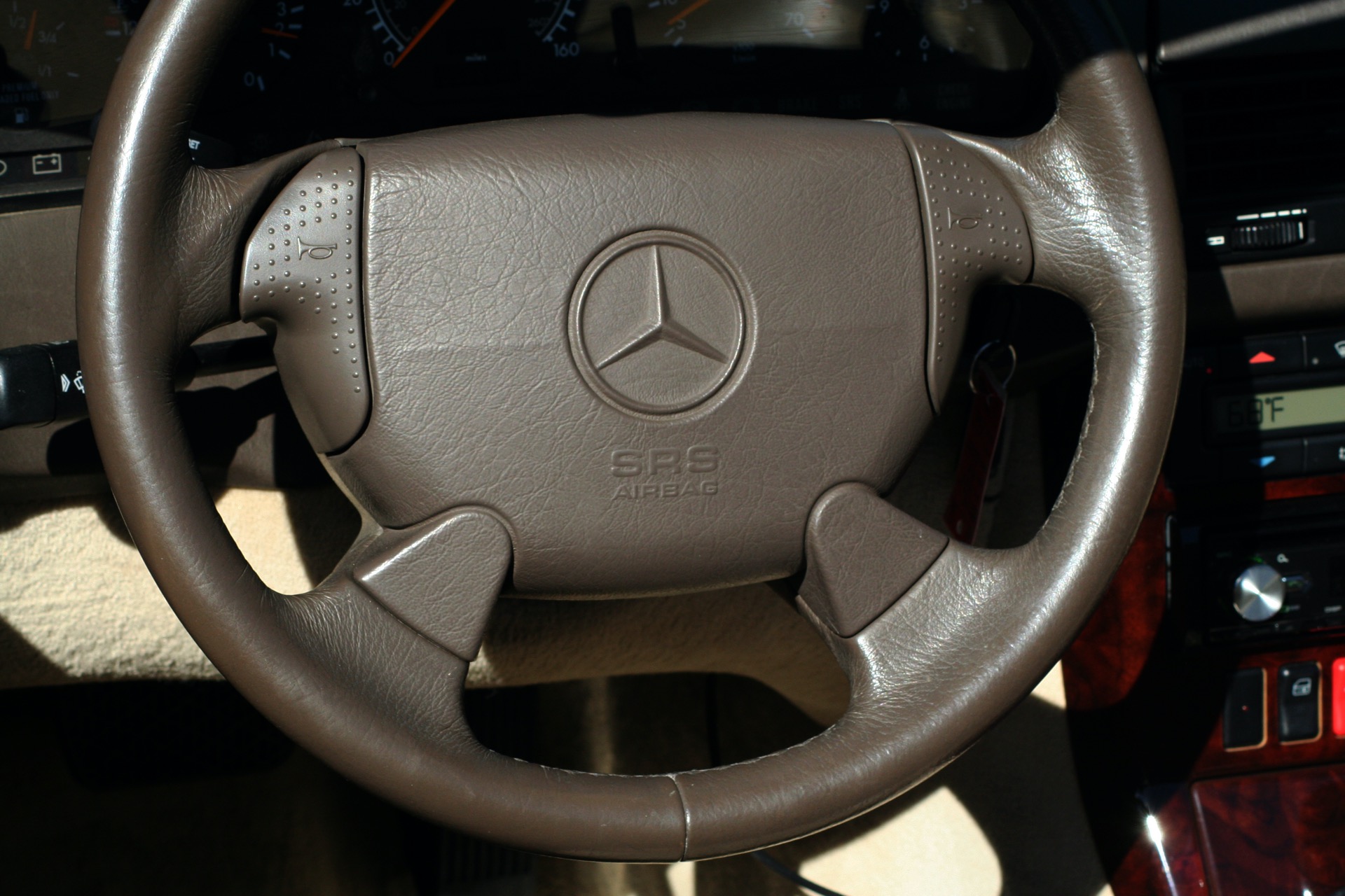 Used 1997 Mercedes-Benz SL-Class Roadster / BOSE / TWO-TOPS for sale Sold at Formula Imports in Charlotte NC 28227 90