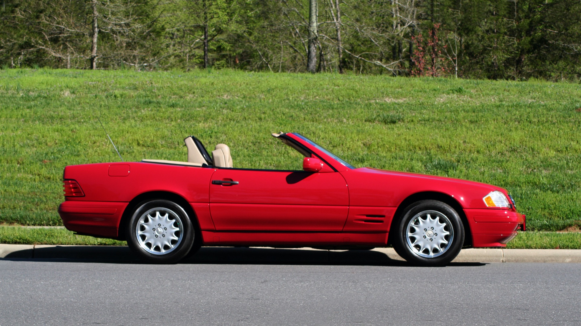 Used 1997 Mercedes-Benz SL-Class Roadster / BOSE / TWO-TOPS for sale Sold at Formula Imports in Charlotte NC 28227 92