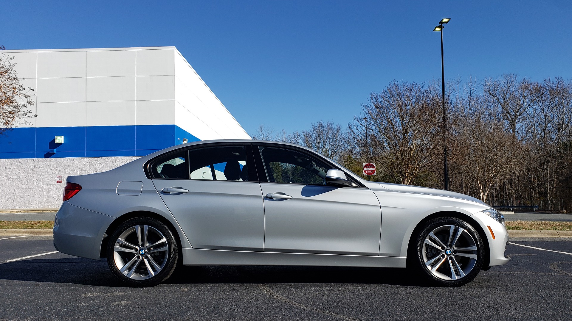 Used 2016 BMW 3 SERIES 328I / DRVR ASST / SUNROOF / REARVIEW / 18IN ALLOY WHLS for sale Sold at Formula Imports in Charlotte NC 28227 6