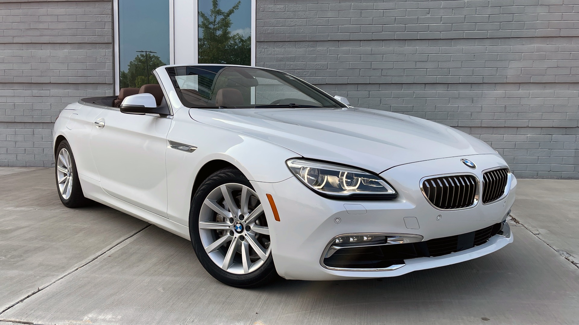 Used 2016 BMW 6 SERIES 640I CONVERTIBLE / 3.0L I6 / 8-SPD AUTO / RWD / NAV / REARVIEW for sale Sold at Formula Imports in Charlotte NC 28227 2