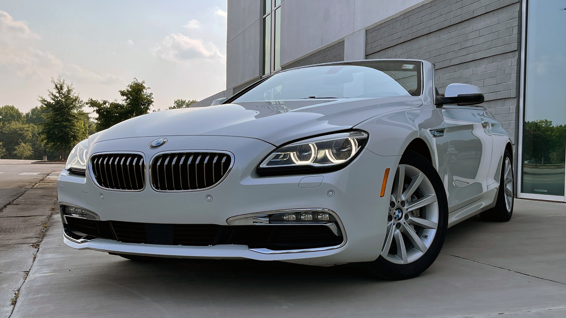 Used 2016 BMW 6 SERIES 640I CONVERTIBLE / 3.0L I6 / 8-SPD AUTO / RWD / NAV / REARVIEW for sale Sold at Formula Imports in Charlotte NC 28227 3
