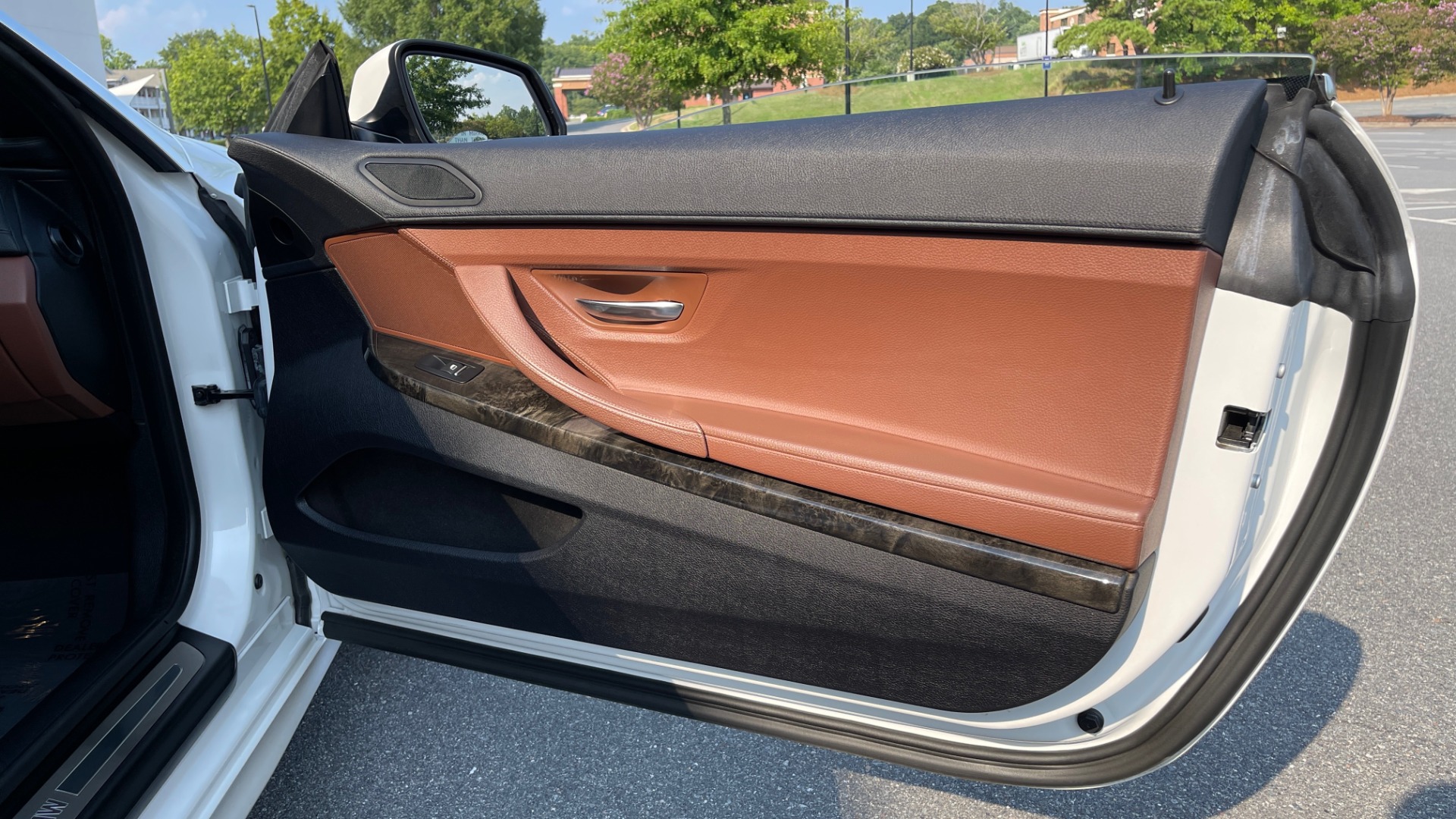 Used 2016 BMW 6 SERIES 640I CONVERTIBLE / 3.0L I6 / 8-SPD AUTO / RWD / NAV / REARVIEW for sale Sold at Formula Imports in Charlotte NC 28227 60