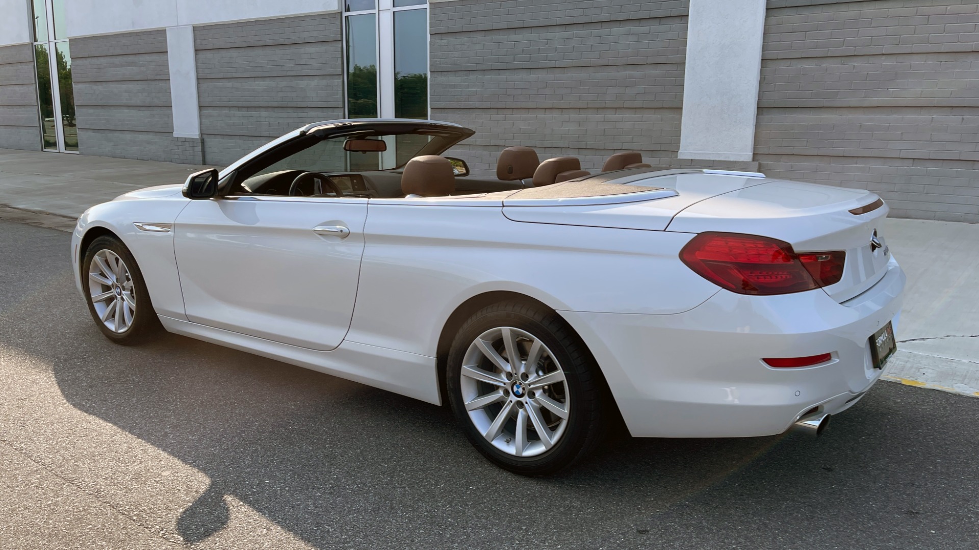 Used 2016 BMW 6 SERIES 640I CONVERTIBLE / 3.0L I6 / 8-SPD AUTO / RWD / NAV / REARVIEW for sale Sold at Formula Imports in Charlotte NC 28227 7