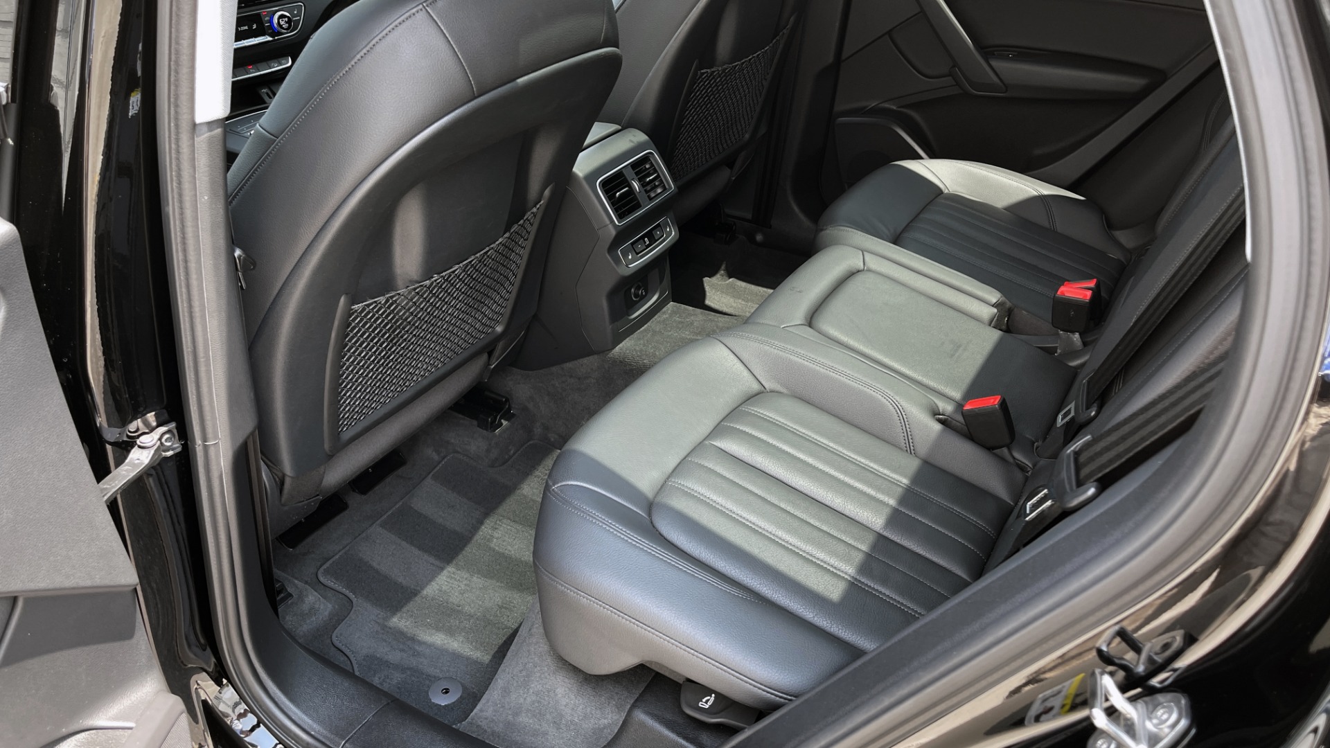 Used 2018 Audi Q5 PREMIUM PLUS 2.0L / QUATTRO AWD / PANO-ROOF / REARVIEW for sale Sold at Formula Imports in Charlotte NC 28227 51