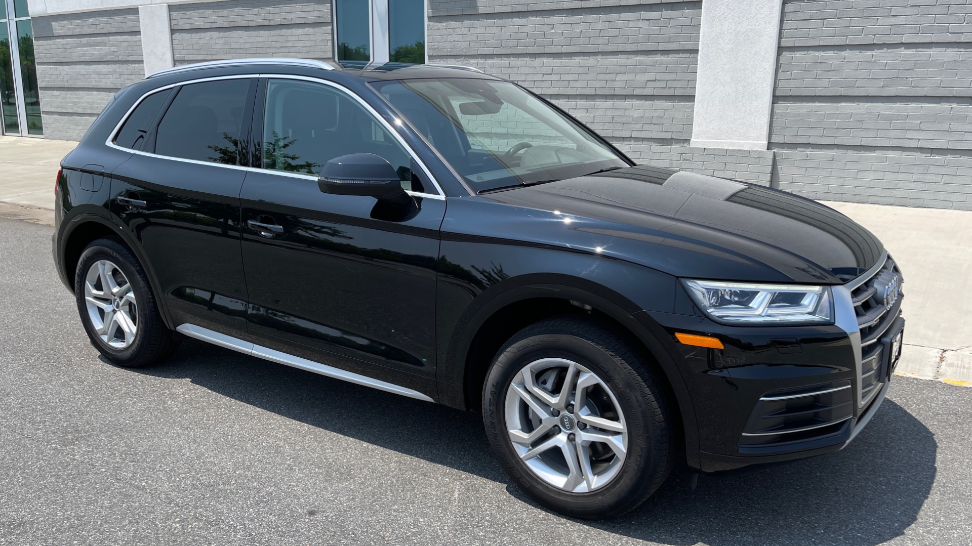 Used 2018 Audi Q5 PREMIUM PLUS 2.0L / QUATTRO AWD / PANO-ROOF / REARVIEW for sale Sold at Formula Imports in Charlotte NC 28227 6
