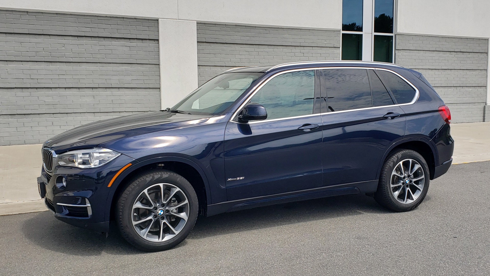 Used 2018 BMW X5 XDRIVE35I PREMIUM / LUXURY / DRVR ASST / HUD / LANE WARNING / REARVIEW for sale Sold at Formula Imports in Charlotte NC 28227 4