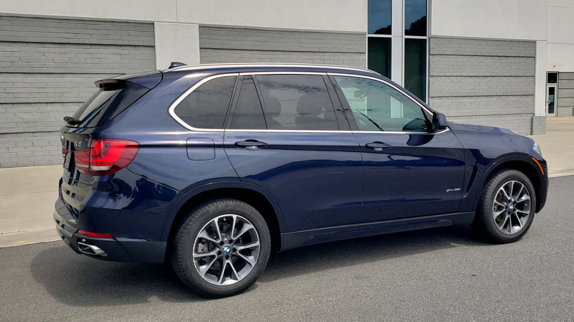 Used 2018 BMW X5 XDRIVE35I PREMIUM / LUXURY / DRVR ASST / HUD / LANE WARNING / REARVIEW for sale Sold at Formula Imports in Charlotte NC 28227 8