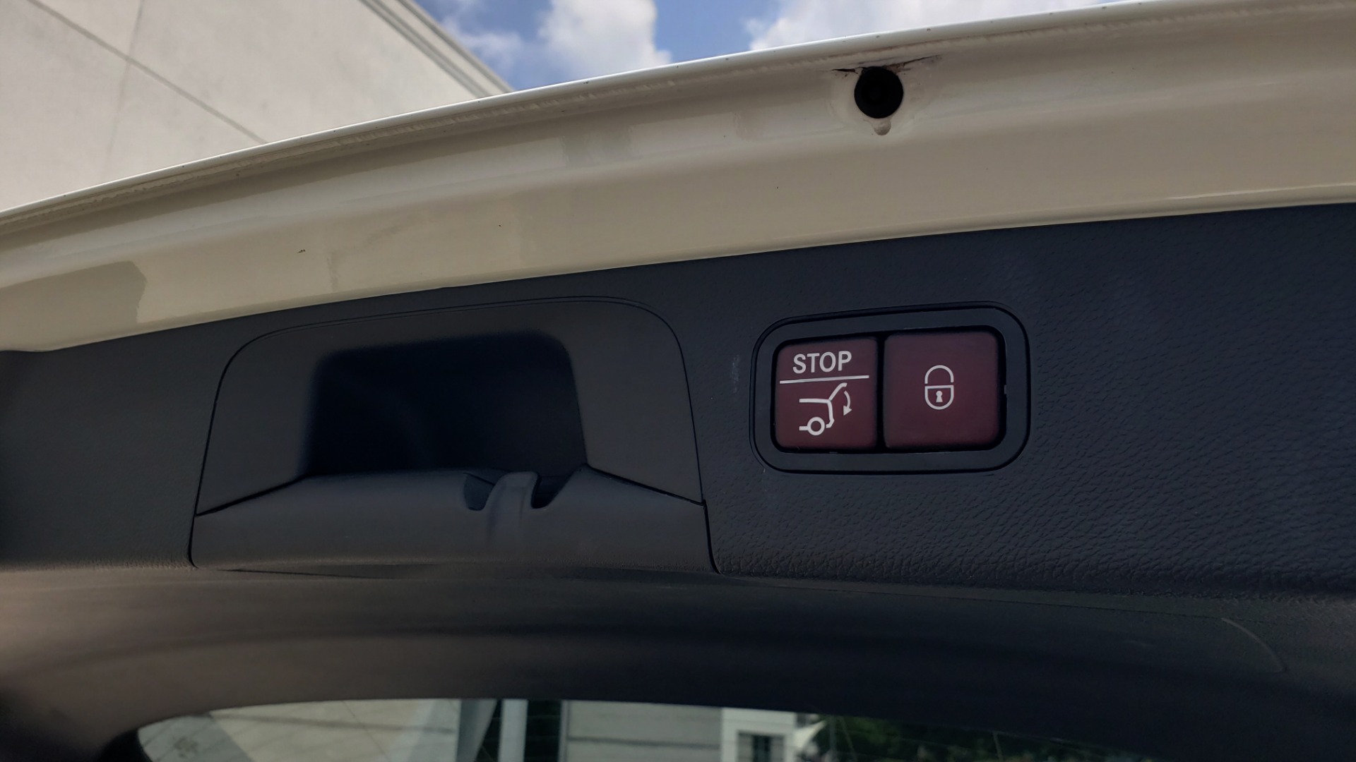 Used 2018 Mercedes-Benz GLC 300 PREMIUM 4MATIC / PANO-ROOF / BURMESTER / REARVIEW for sale Sold at Formula Imports in Charlotte NC 28227 22