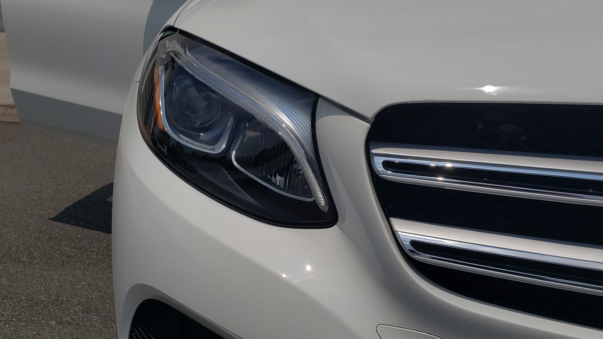 Used 2018 Mercedes-Benz GLC 300 PREMIUM 4MATIC / PANO-ROOF / BURMESTER / REARVIEW for sale Sold at Formula Imports in Charlotte NC 28227 24