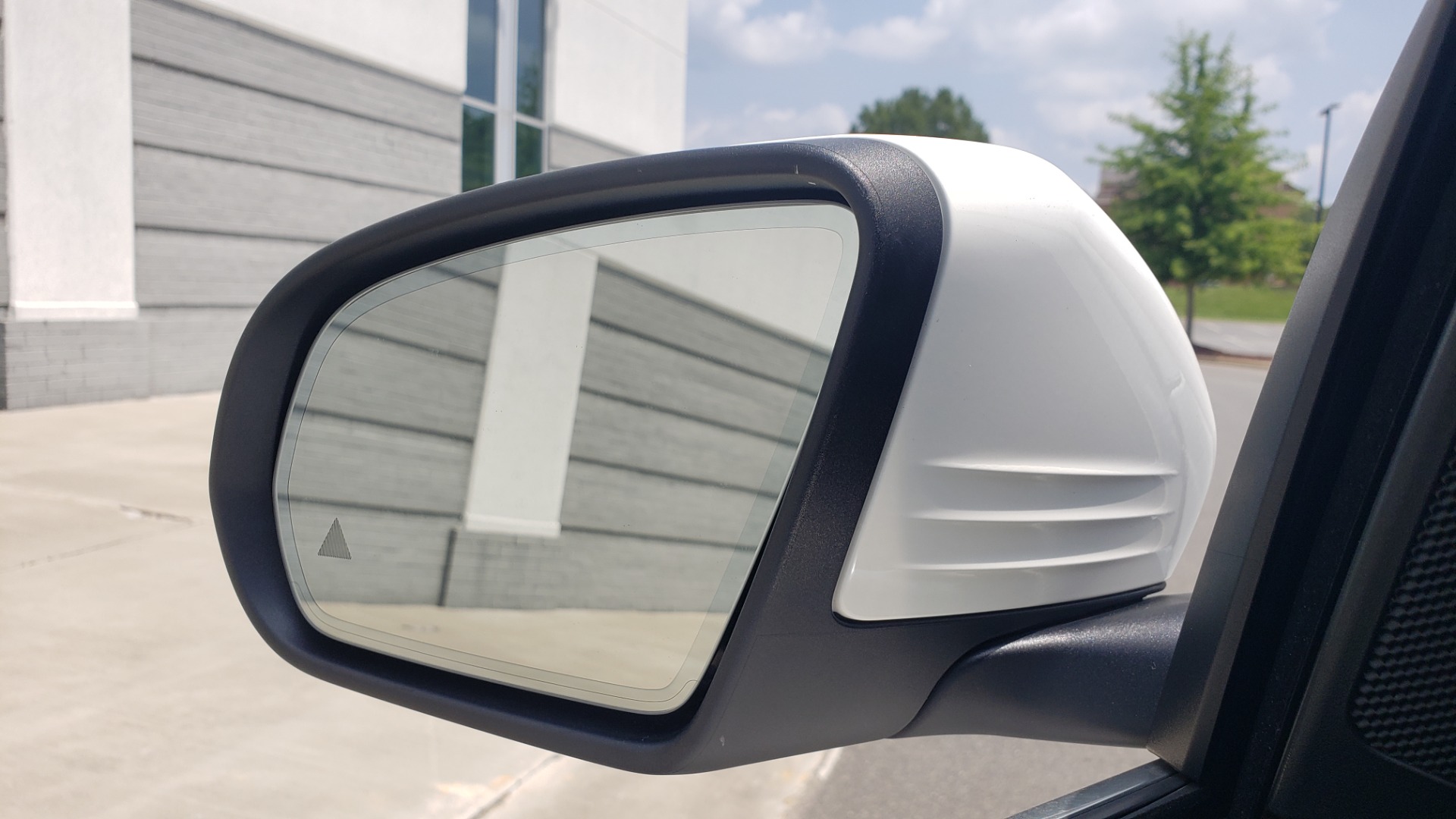 Used 2018 Mercedes-Benz GLC 300 PREMIUM 4MATIC / PANO-ROOF / BURMESTER / REARVIEW for sale Sold at Formula Imports in Charlotte NC 28227 29