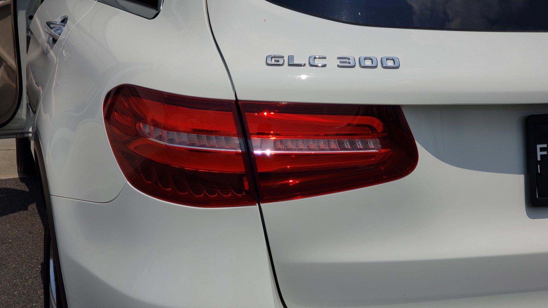 Used 2018 Mercedes-Benz GLC 300 PREMIUM 4MATIC / PANO-ROOF / BURMESTER / REARVIEW for sale Sold at Formula Imports in Charlotte NC 28227 31