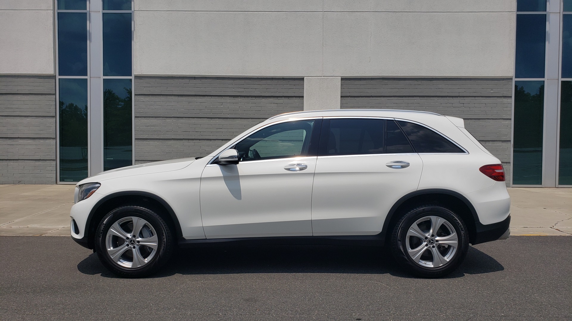 Used 2018 Mercedes-Benz GLC 300 PREMIUM 4MATIC / PANO-ROOF / BURMESTER / REARVIEW for sale Sold at Formula Imports in Charlotte NC 28227 5