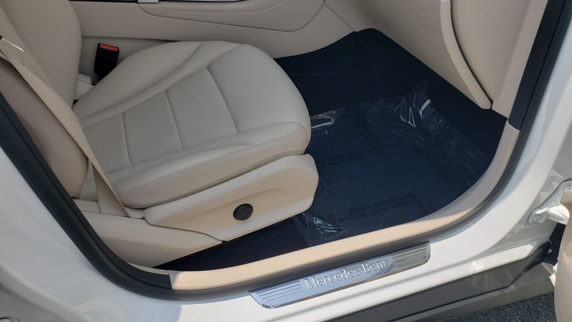Used 2018 Mercedes-Benz GLC 300 PREMIUM 4MATIC / PANO-ROOF / BURMESTER / REARVIEW for sale Sold at Formula Imports in Charlotte NC 28227 65