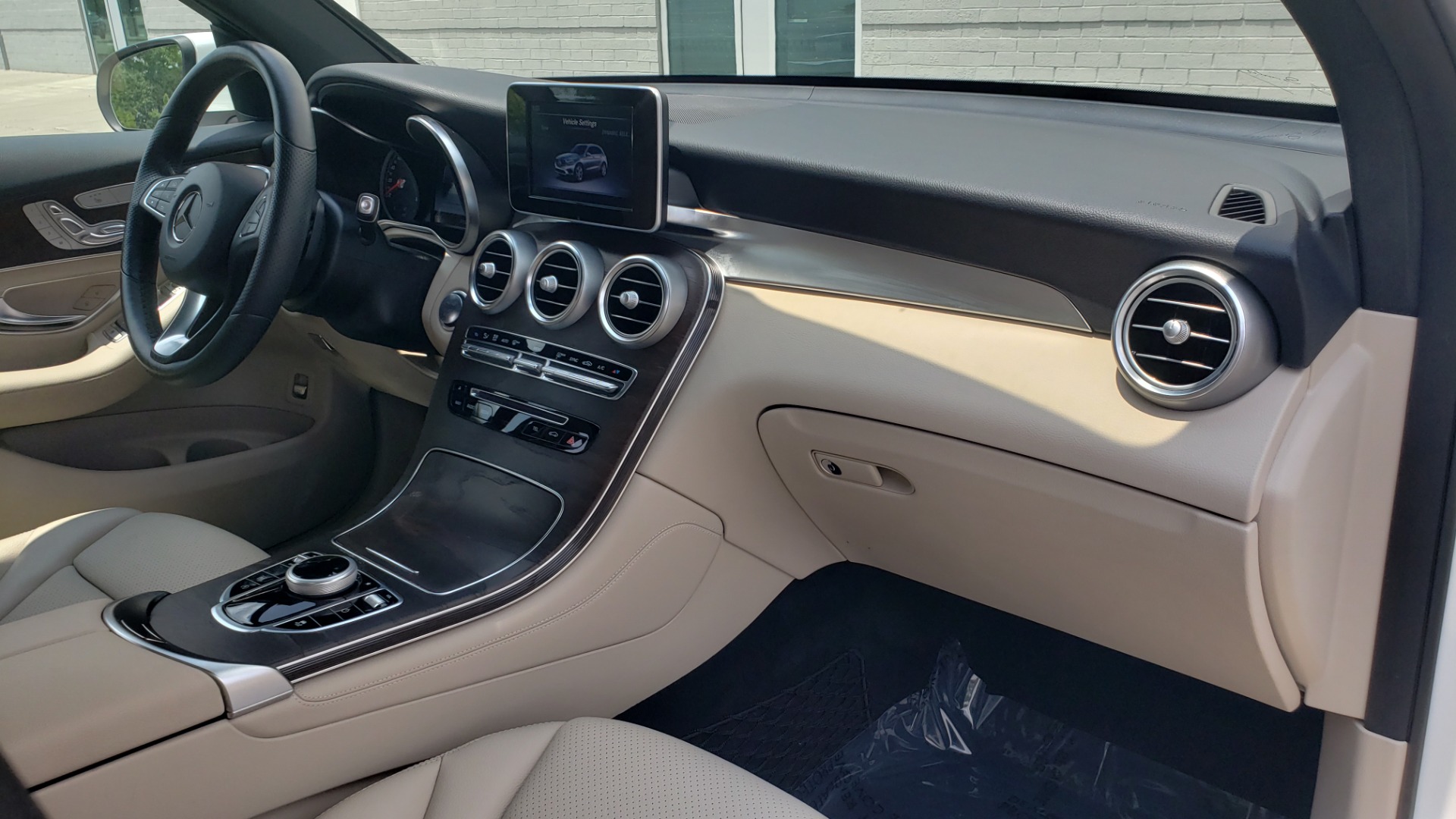 Used 2018 Mercedes-Benz GLC 300 PREMIUM 4MATIC / PANO-ROOF / BURMESTER / REARVIEW for sale Sold at Formula Imports in Charlotte NC 28227 67
