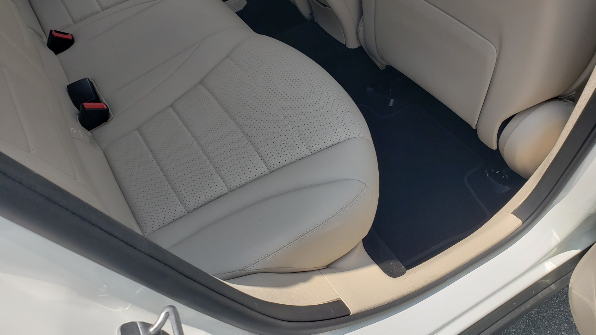 Used 2018 Mercedes-Benz GLC 300 PREMIUM 4MATIC / PANO-ROOF / BURMESTER / REARVIEW for sale Sold at Formula Imports in Charlotte NC 28227 70